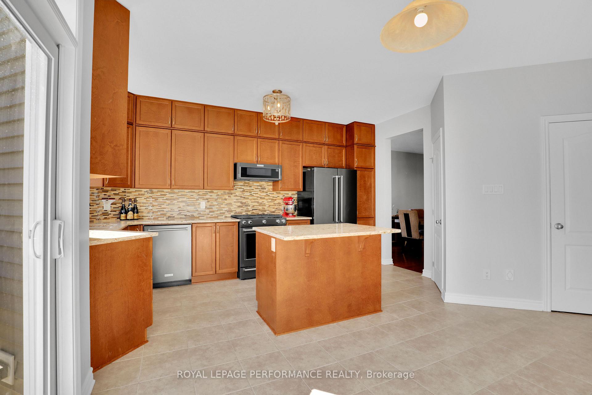 Photo 10 of 815 Slattery's Field Street, Ottawa, Blossom Park/Kemp Park/Findlay Creek — HOMEH