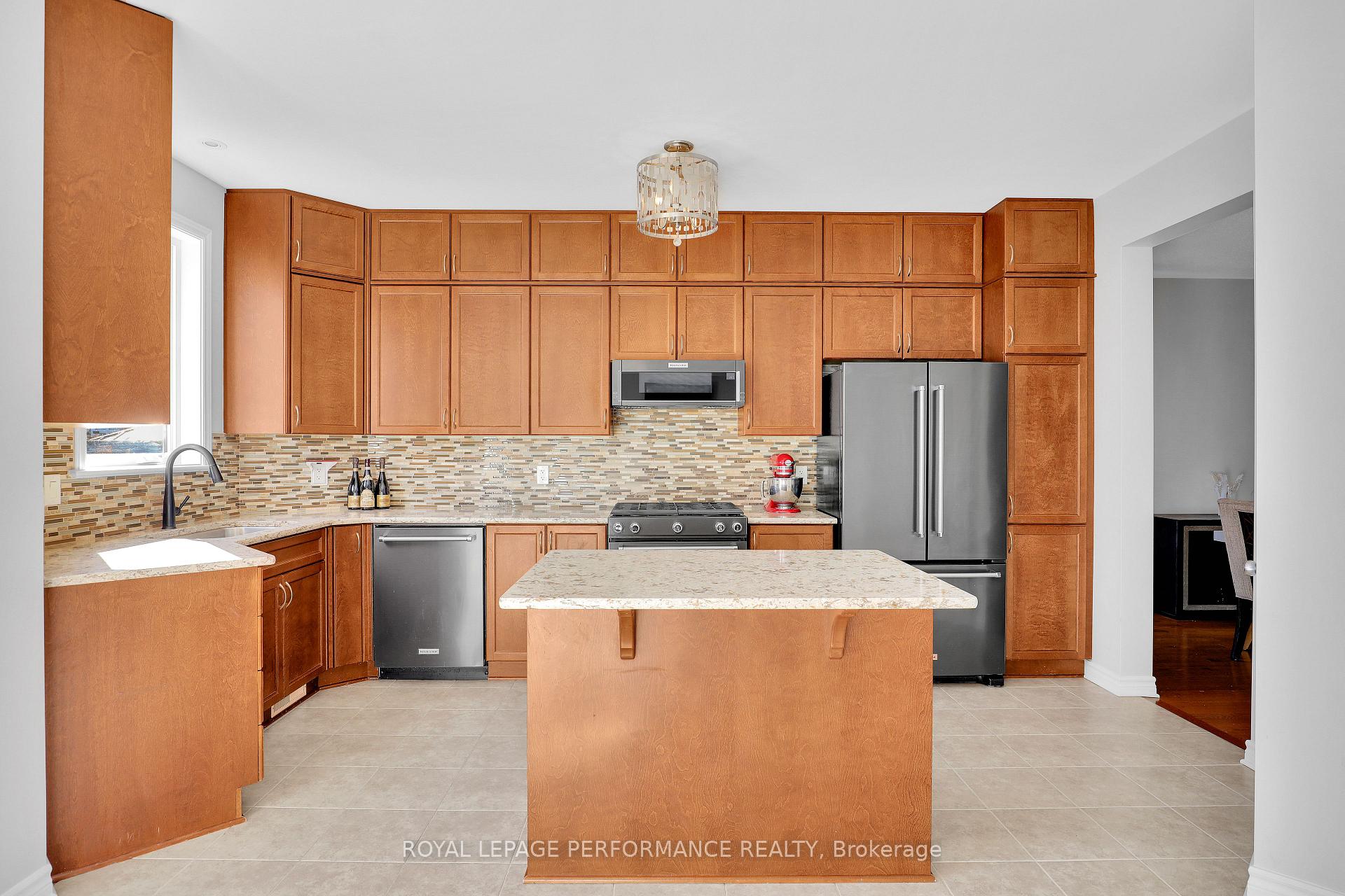 Photo 11 of 815 Slattery's Field Street, Ottawa, Blossom Park/Kemp Park/Findlay Creek — HOMEH