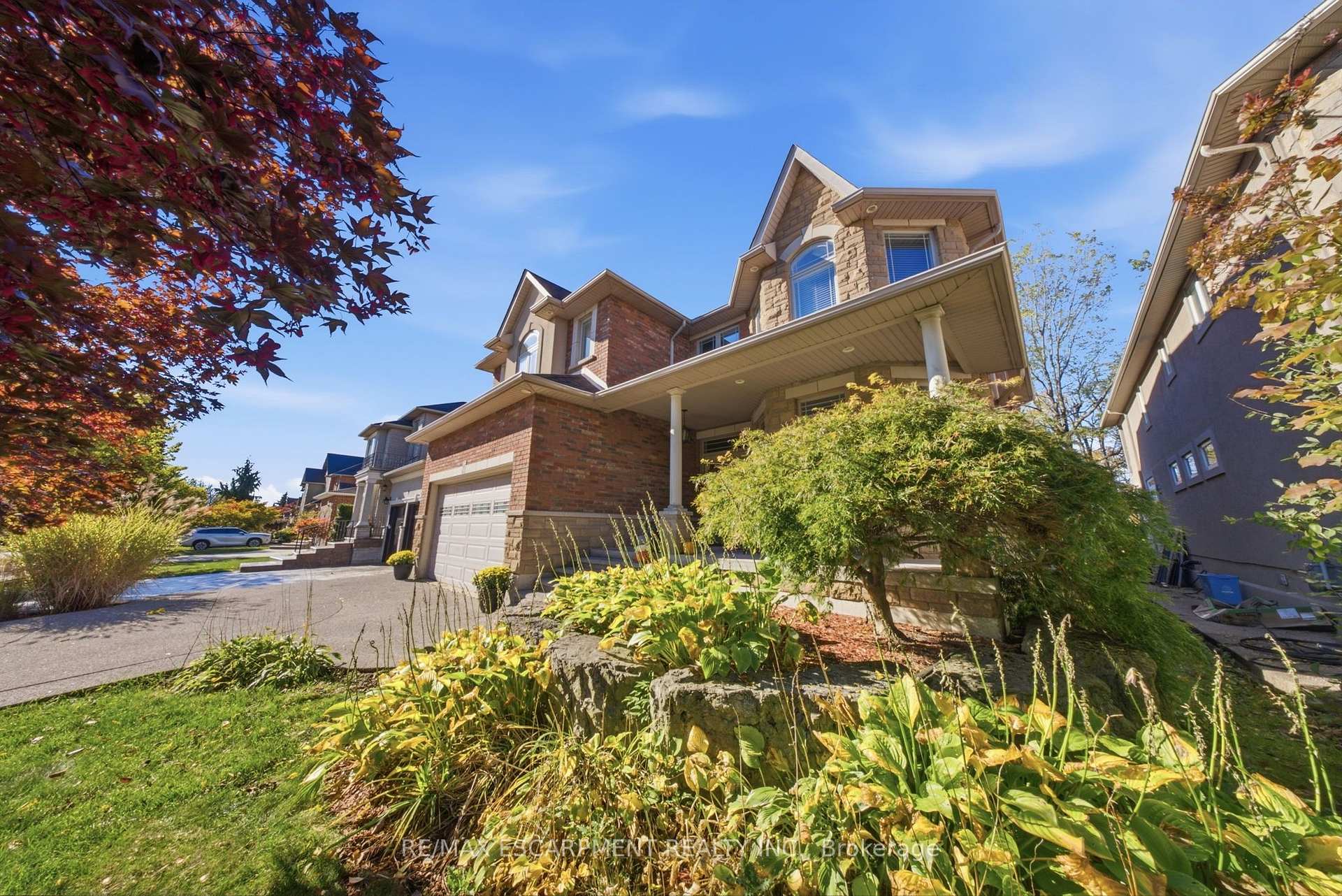 Photo 2 of 95 Tollgate Drive, Hamilton, Ancaster — HOMEH