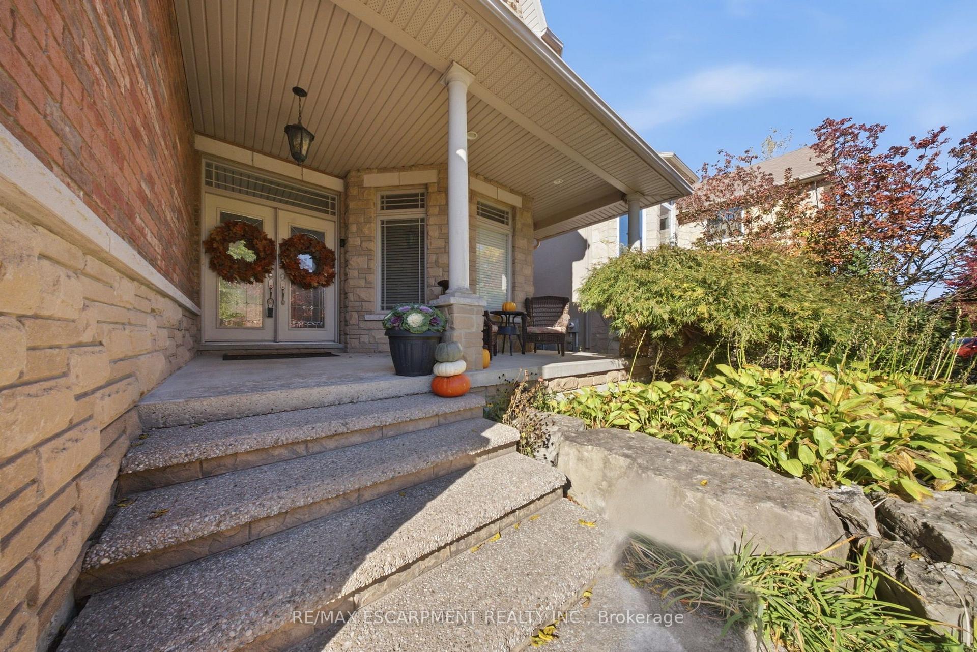 Photo 4 of 95 Tollgate Drive, Hamilton, Ancaster — HOMEH