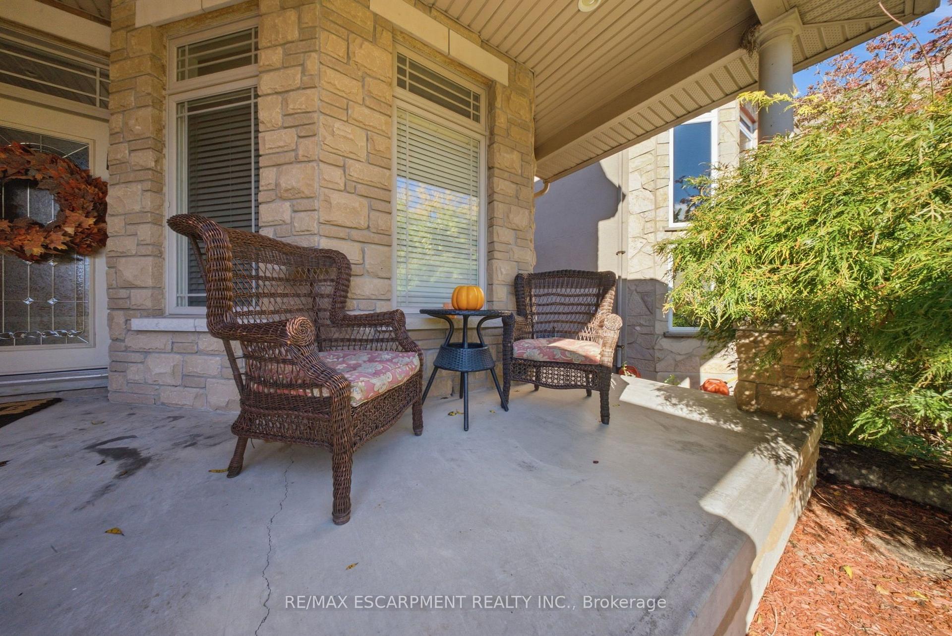 Photo 5 of 95 Tollgate Drive, Hamilton, Ancaster — HOMEH