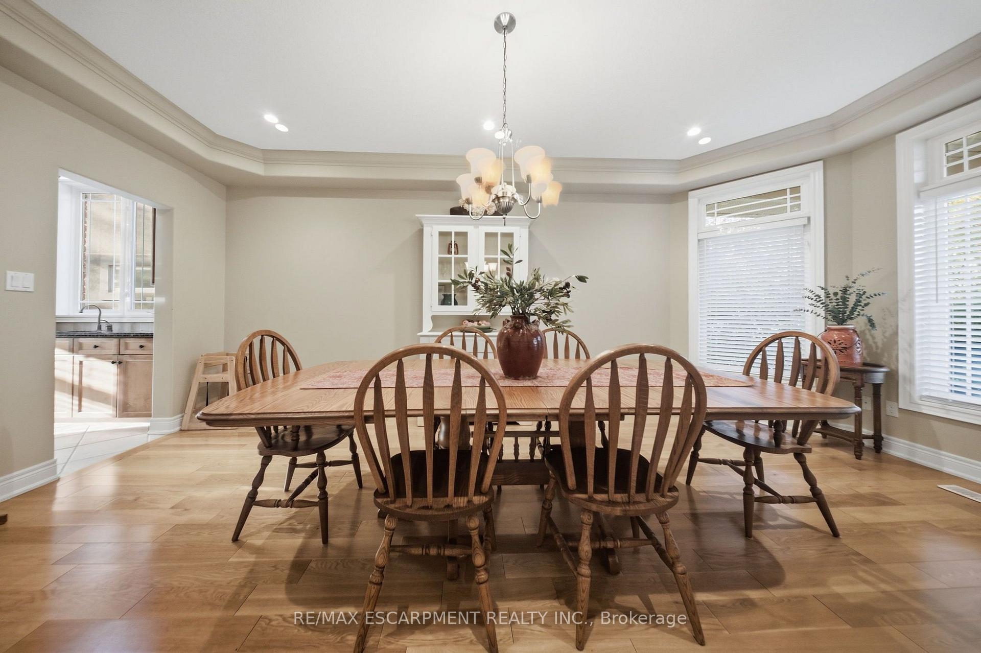 Photo 8 of 95 Tollgate Drive, Hamilton, Ancaster — HOMEH
