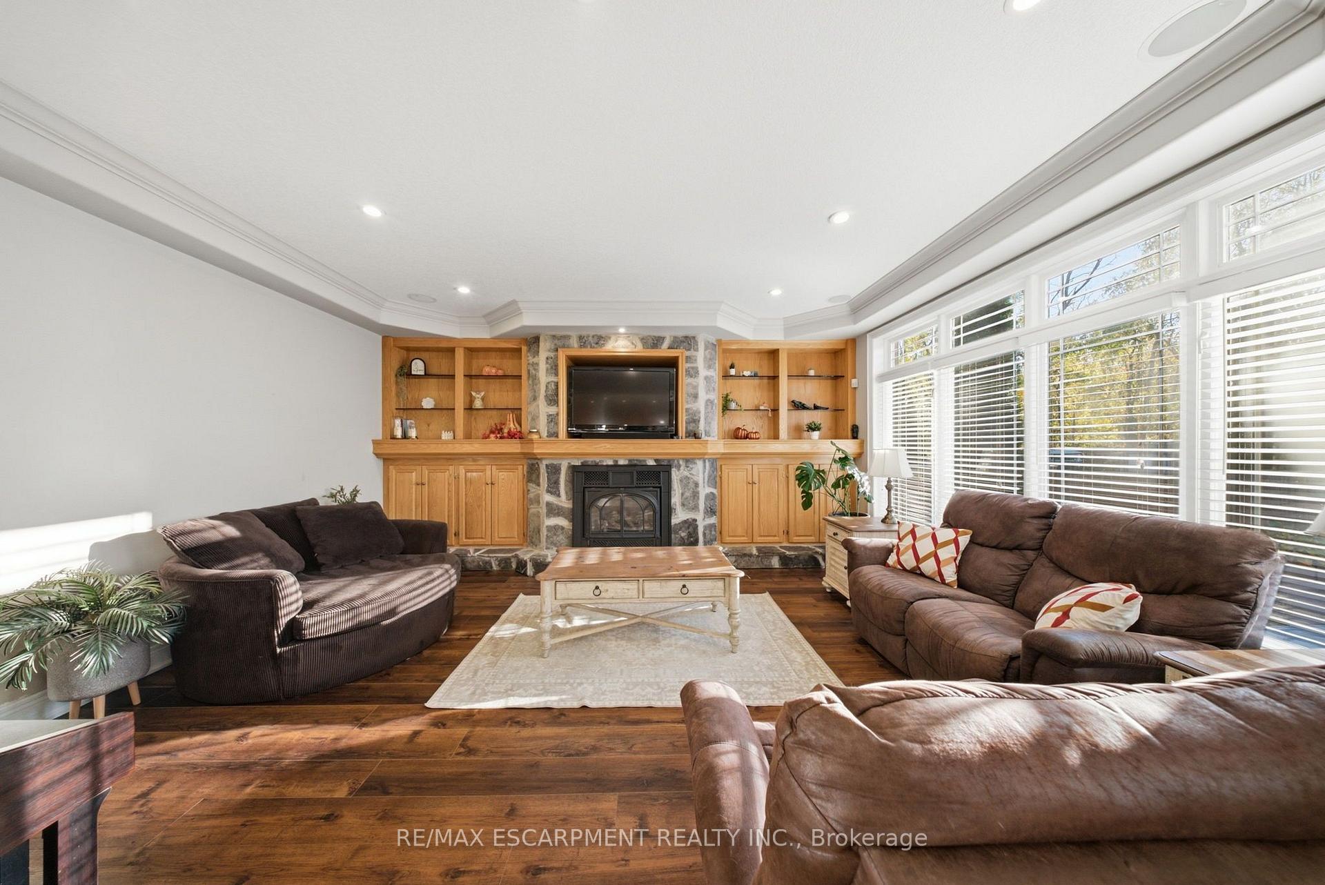 Photo 10 of 95 Tollgate Drive, Hamilton, Ancaster — HOMEH