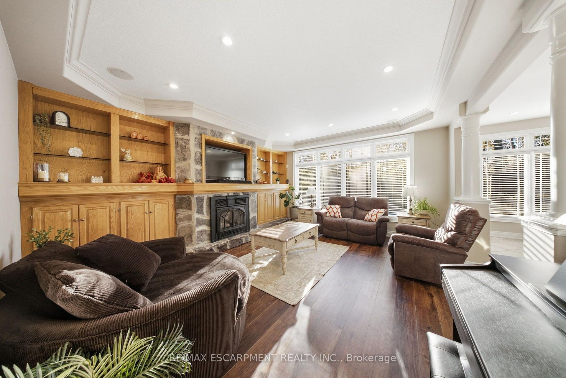 Photo 11 of 95 Tollgate Drive, Hamilton, Ancaster — HOMEH