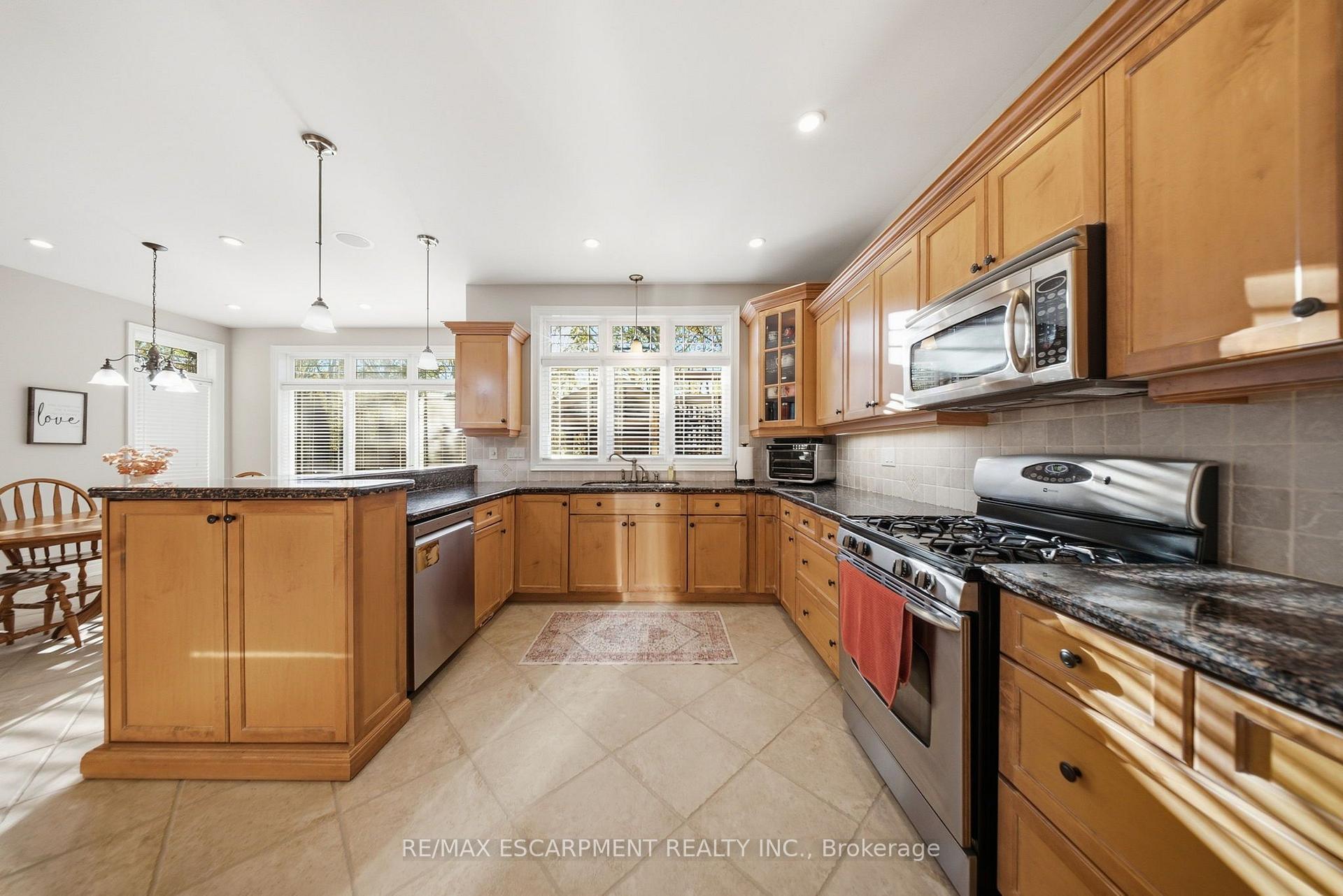 Photo 15 of 95 Tollgate Drive, Hamilton, Ancaster — HOMEH