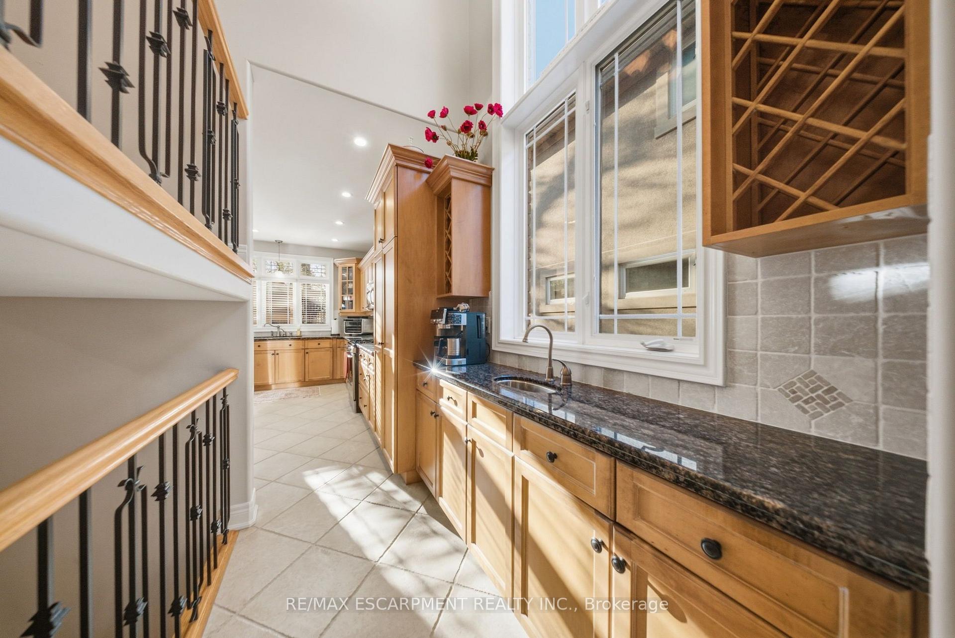 Photo 16 of 95 Tollgate Drive, Hamilton, Ancaster — HOMEH
