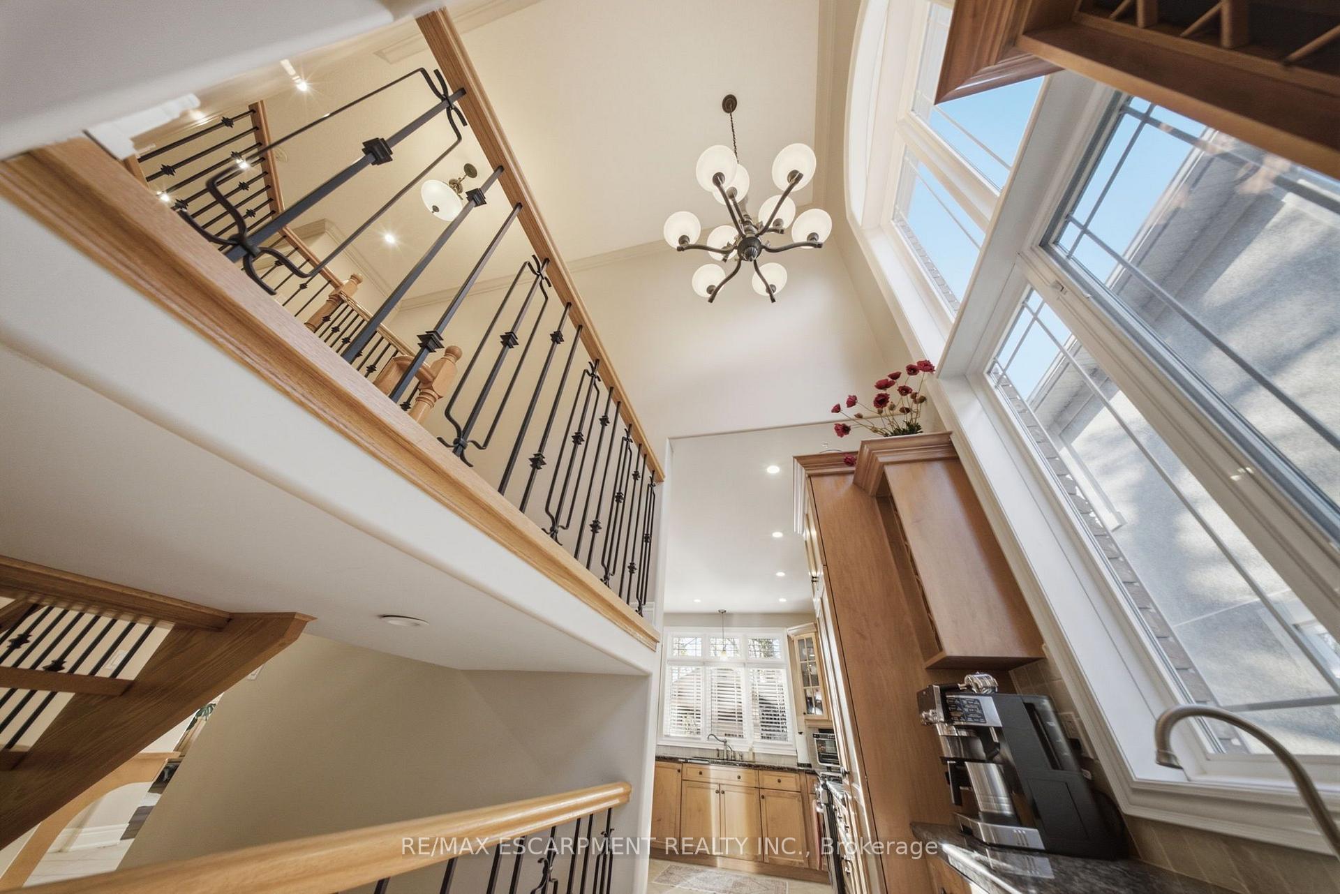 Photo 17 of 95 Tollgate Drive, Hamilton, Ancaster — HOMEH