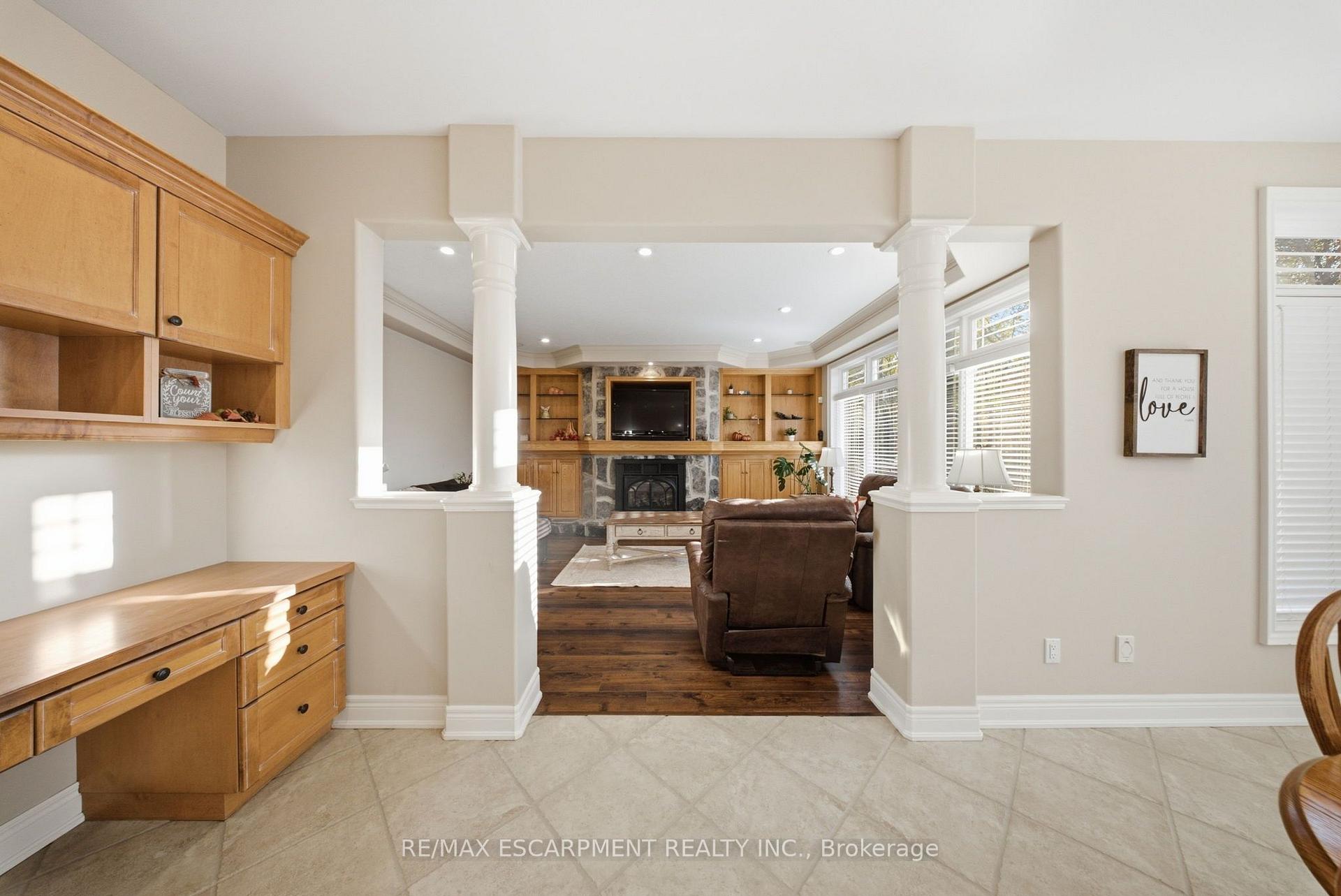 Photo 19 of 95 Tollgate Drive, Hamilton, Ancaster — HOMEH