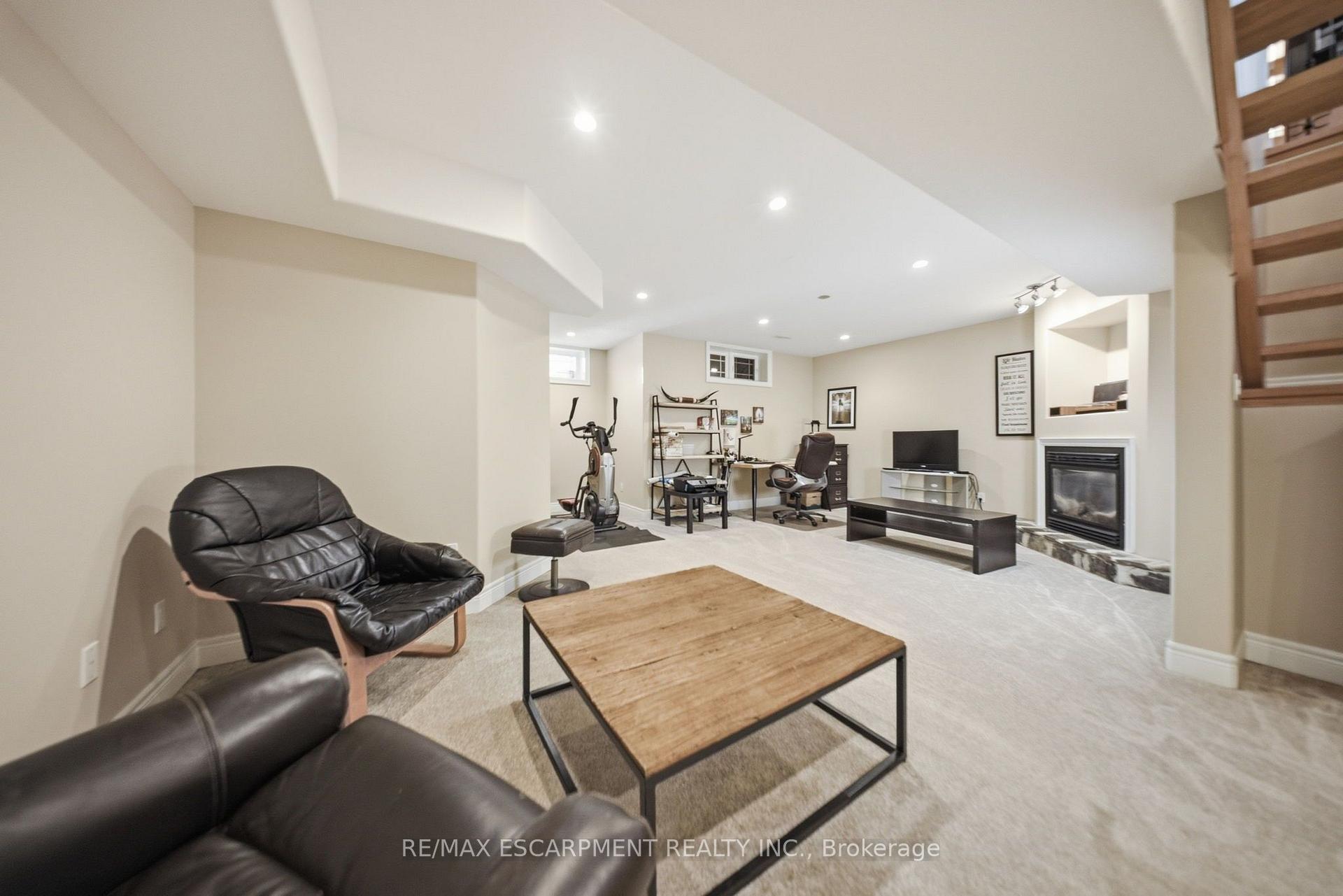 Photo 26 of 95 Tollgate Drive, Hamilton, Ancaster — HOMEH