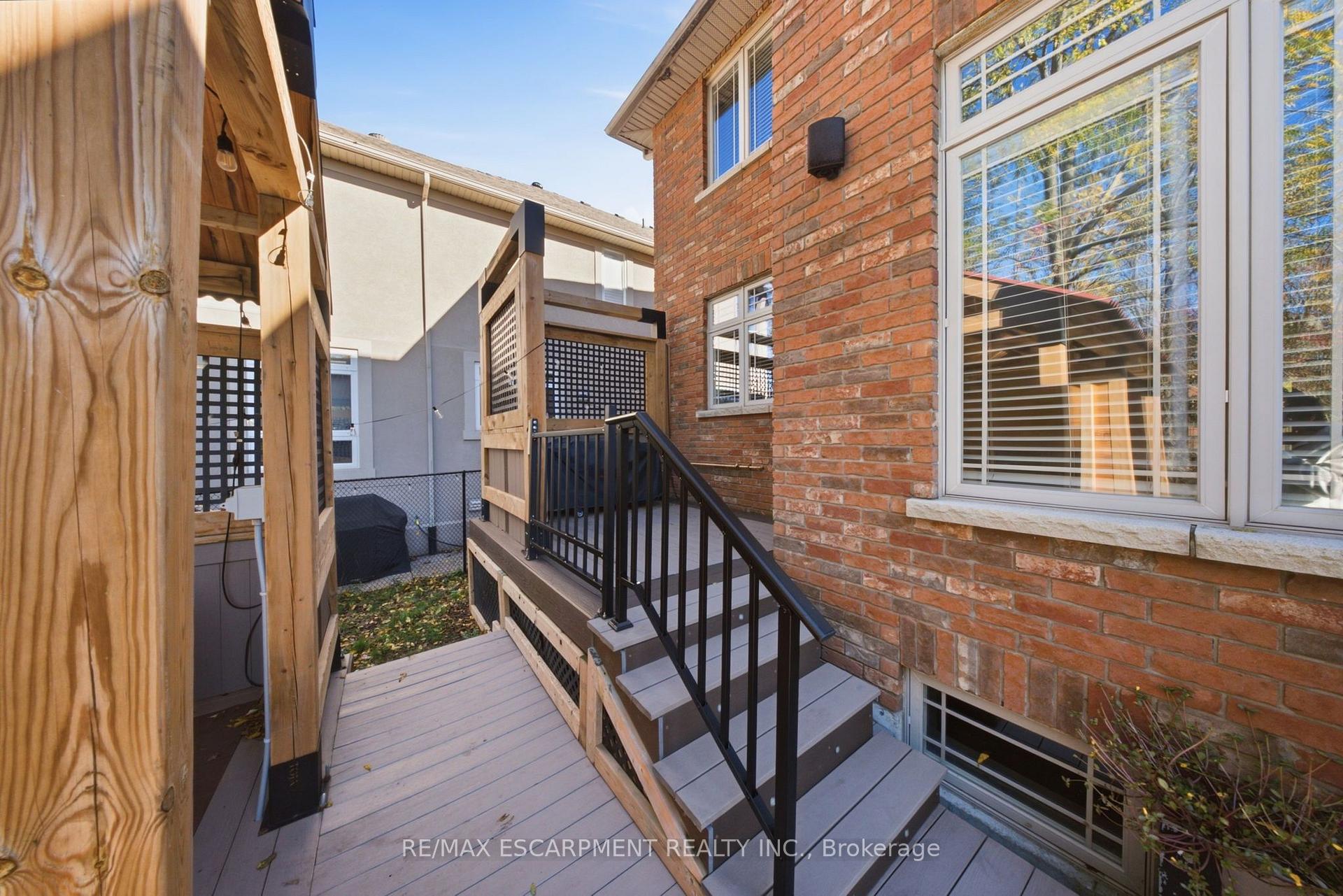 Photo 43 of 95 Tollgate Drive, Hamilton, Ancaster — HOMEH