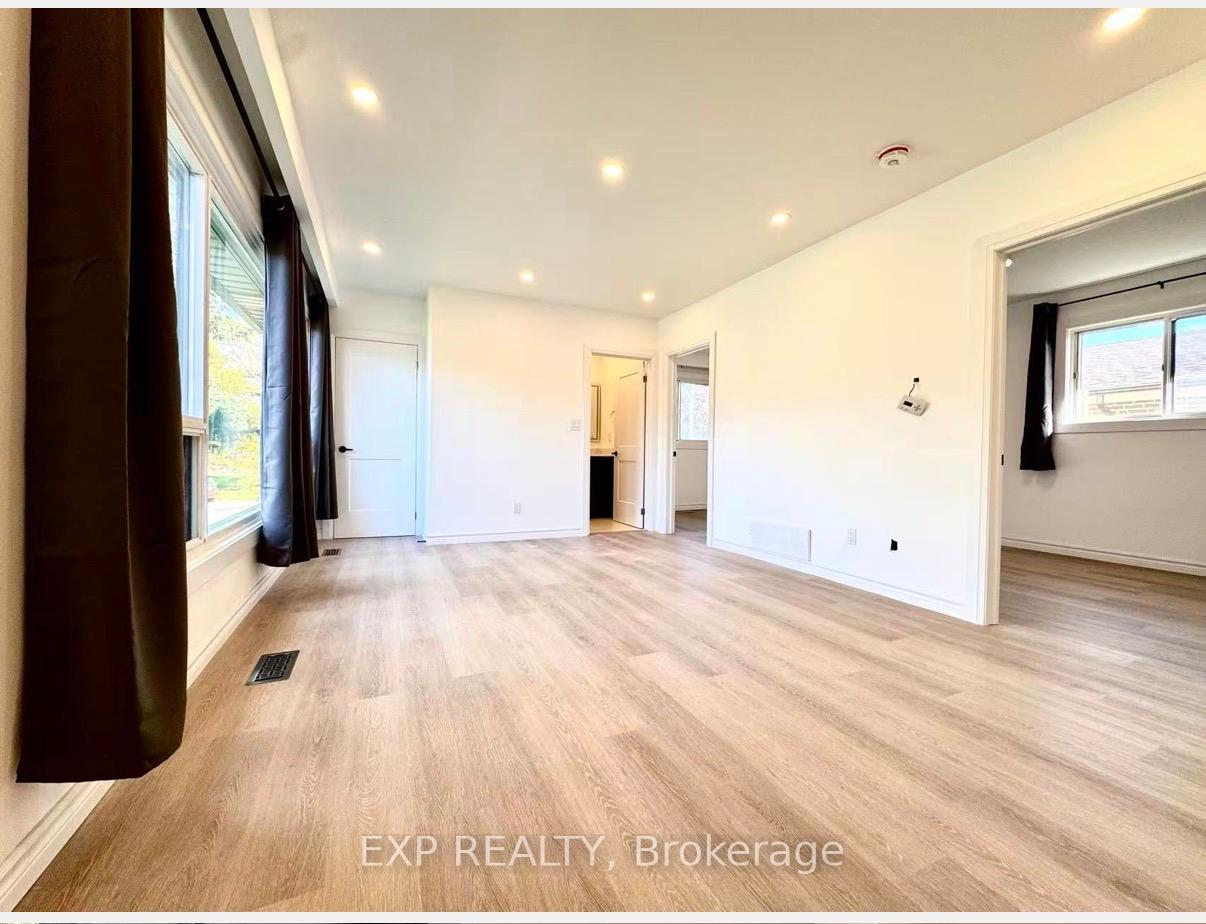 Photo 5 of Unit Main, 15 Neddie Drive, Scarborough, Tam O'Shanter-Sullivan — HOMEH