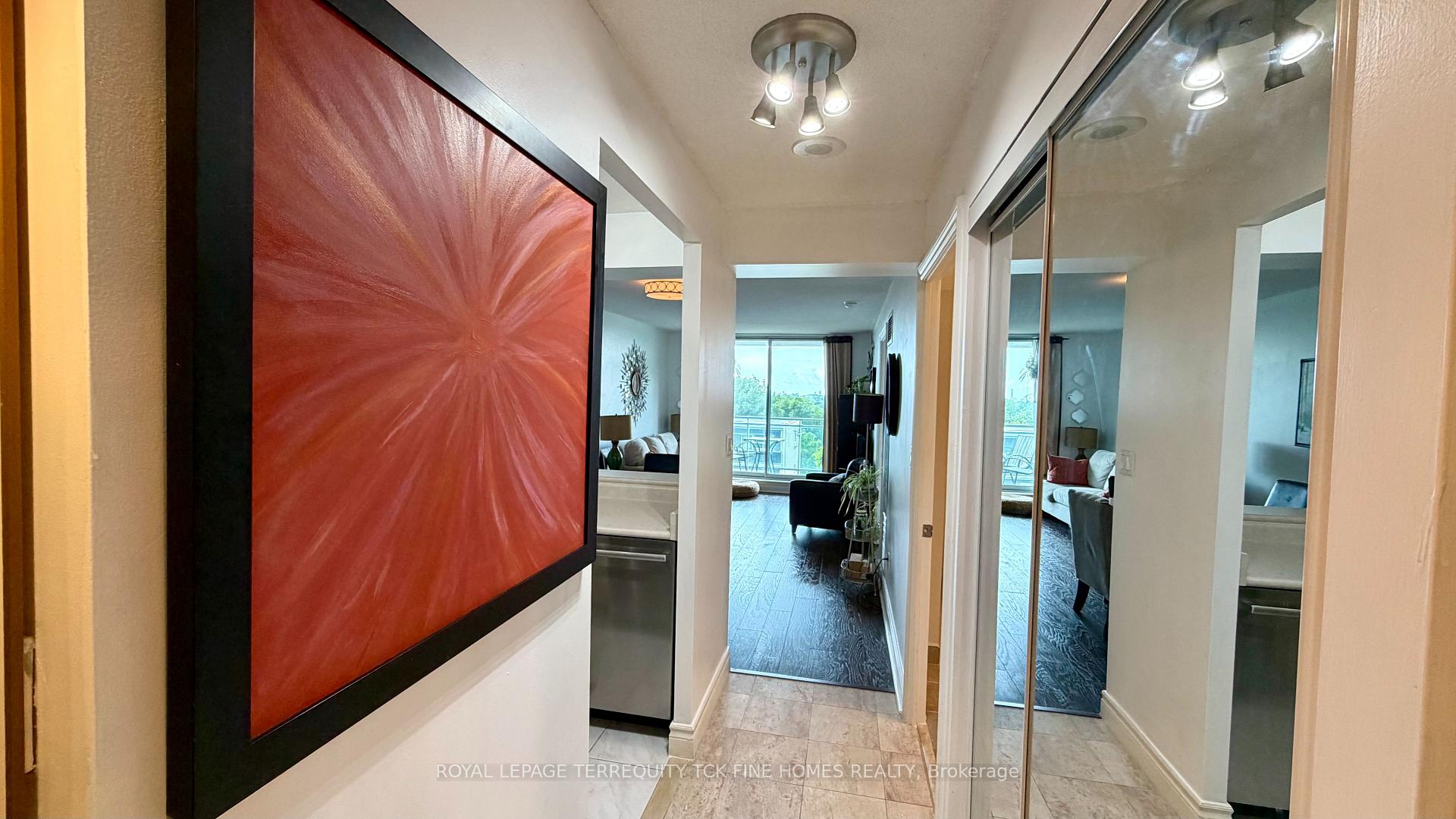 Photo 4 of Unit 1009, 398 Eglinton Avenue E, Toronto, Mount Pleasant East — HOMEH