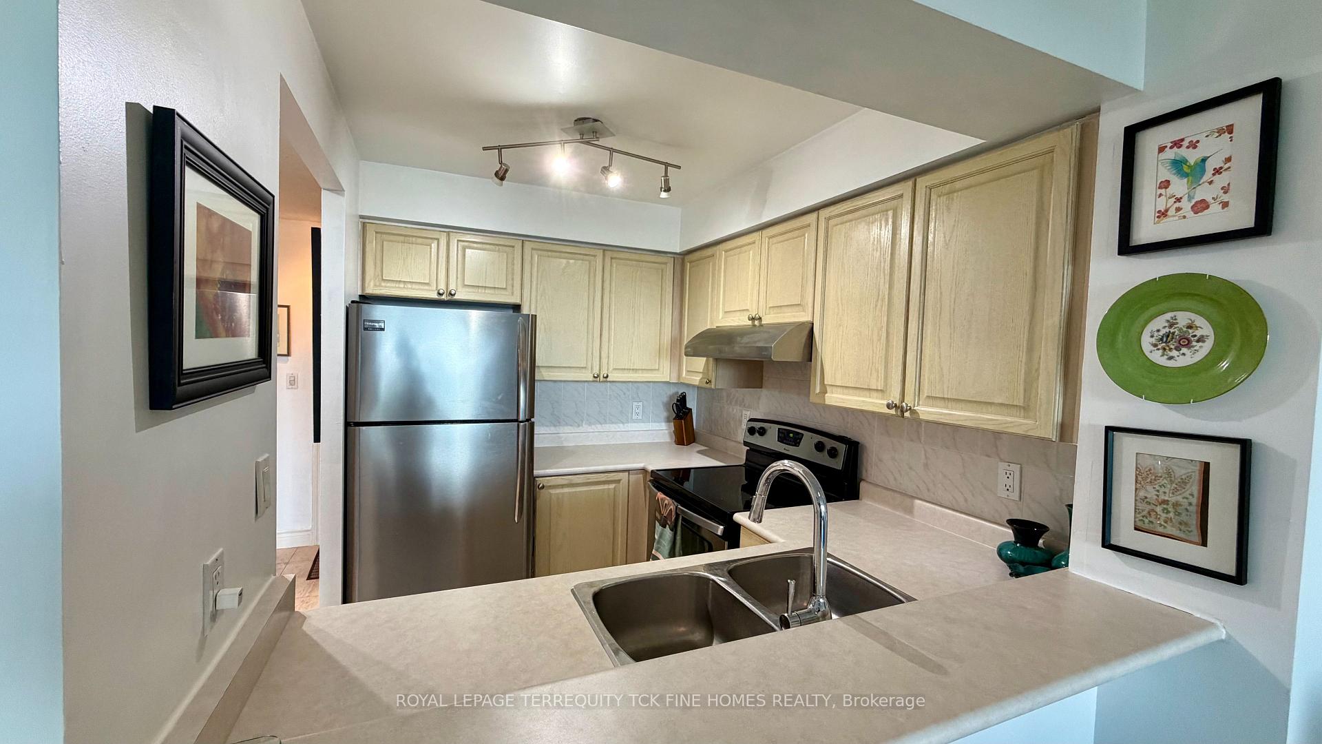 Photo 7 of Unit 1009, 398 Eglinton Avenue E, Toronto, Mount Pleasant East — HOMEH