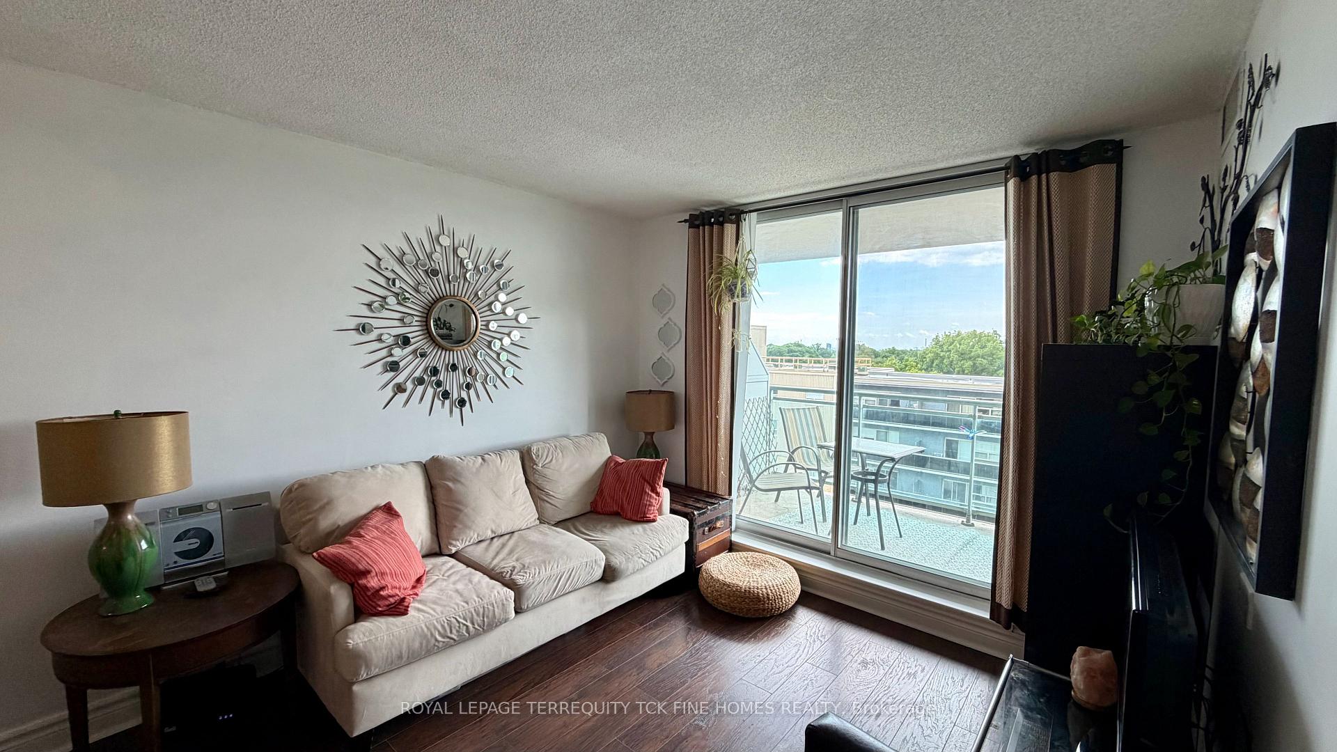 Photo 9 of Unit 1009, 398 Eglinton Avenue E, Toronto, Mount Pleasant East — HOMEH