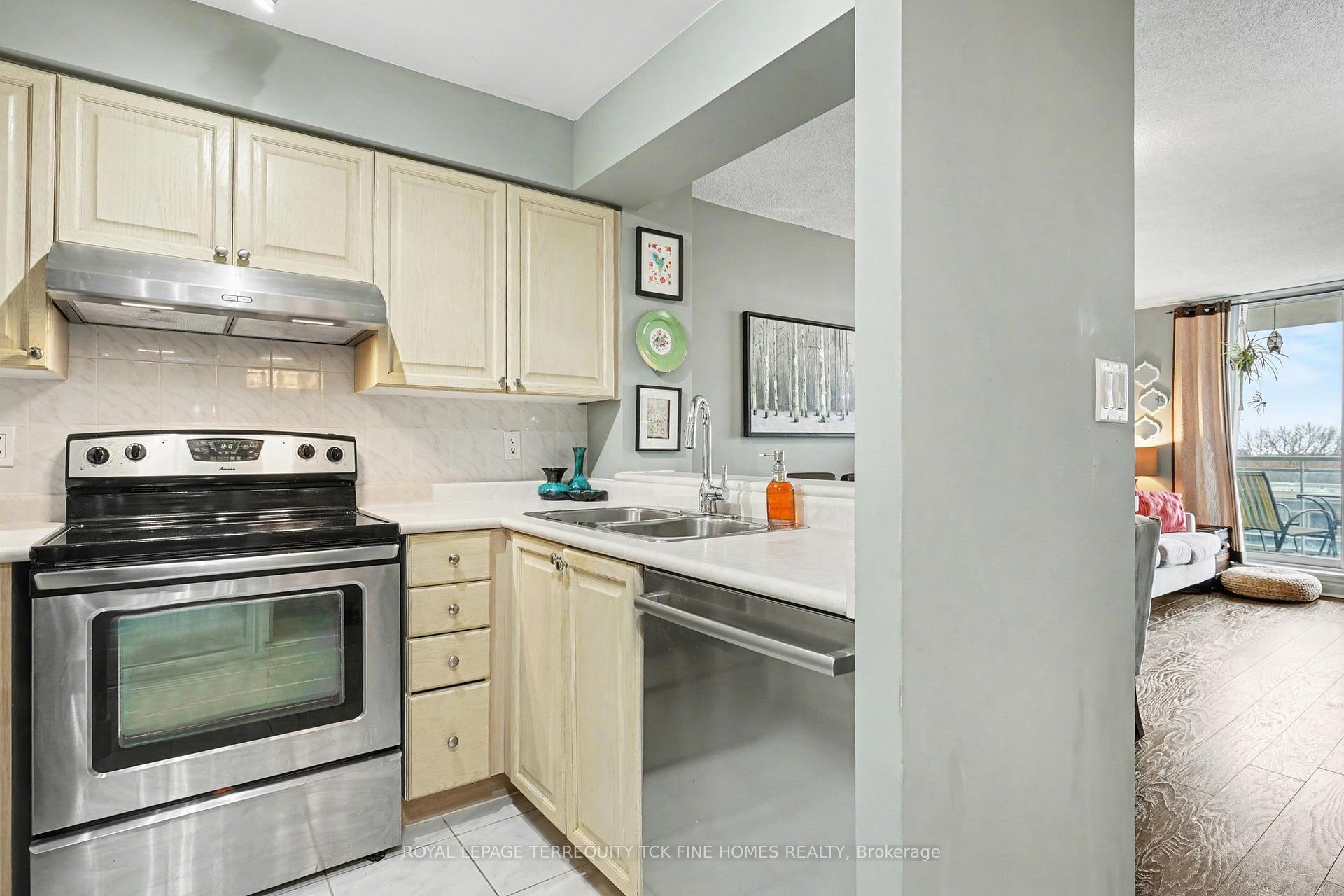 Photo 16 of Unit 1009, 398 Eglinton Avenue E, Toronto, Mount Pleasant East — HOMEH