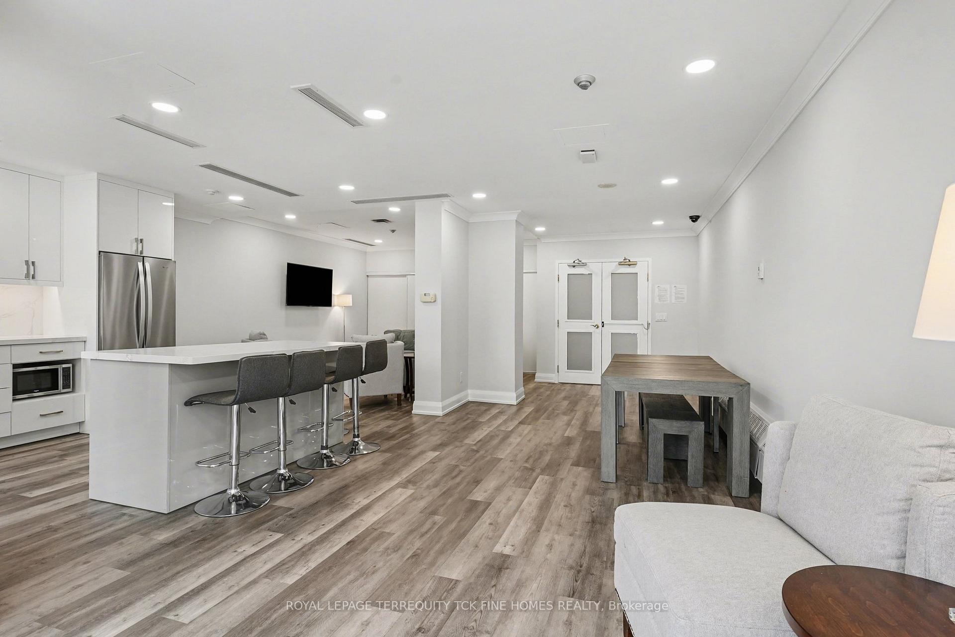 Photo 31 of Unit 1009, 398 Eglinton Avenue E, Toronto, Mount Pleasant East — HOMEH