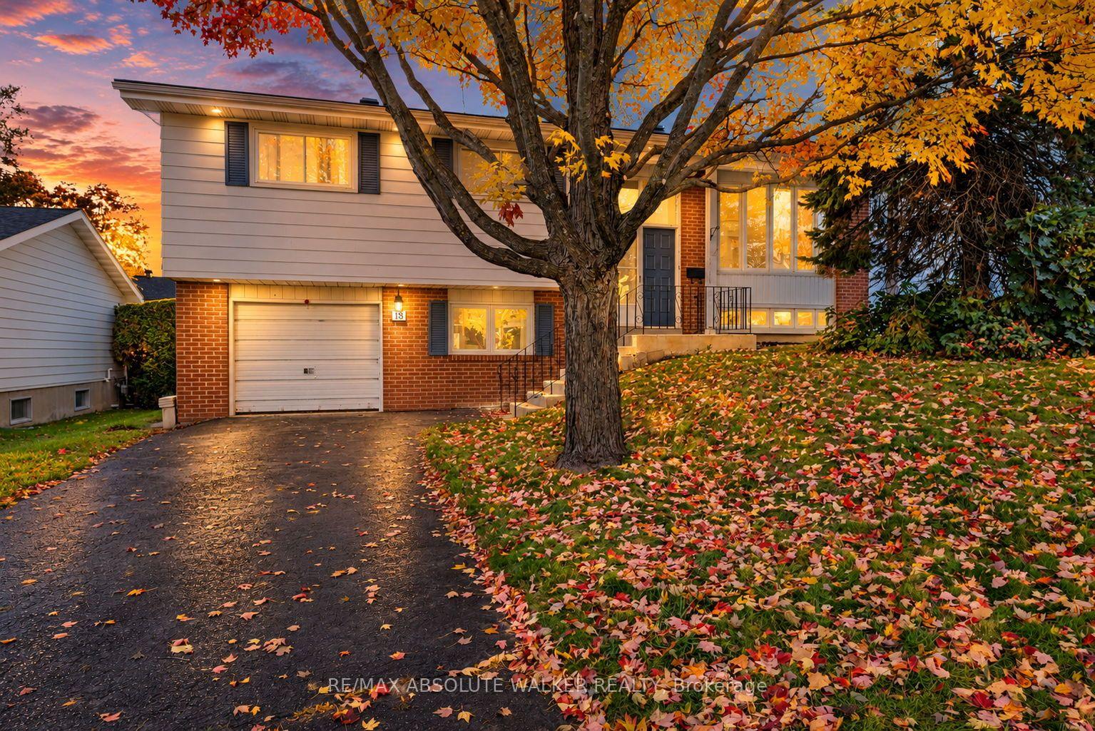 Photo 2 of 18 Silver Aspen Crescent, Ottawa, Blackburn Hamlet — HOMEH