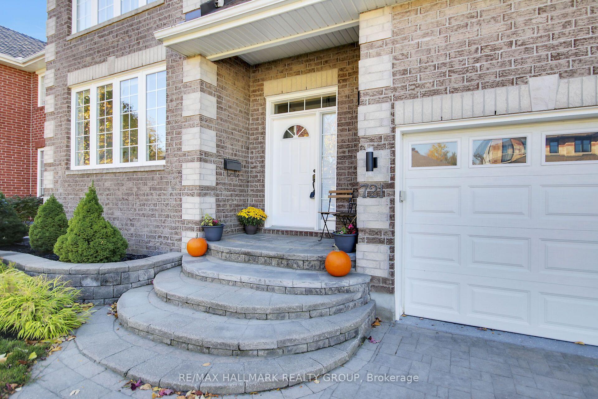 Photo 2 of 721 Mud Creek Crescent, Ottawa, Riverside South/Gloucester Glen — HOMEH
