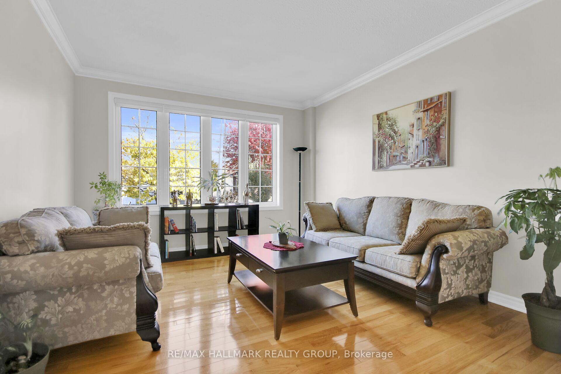Photo 7 of 721 Mud Creek Crescent, Ottawa, Riverside South/Gloucester Glen — HOMEH