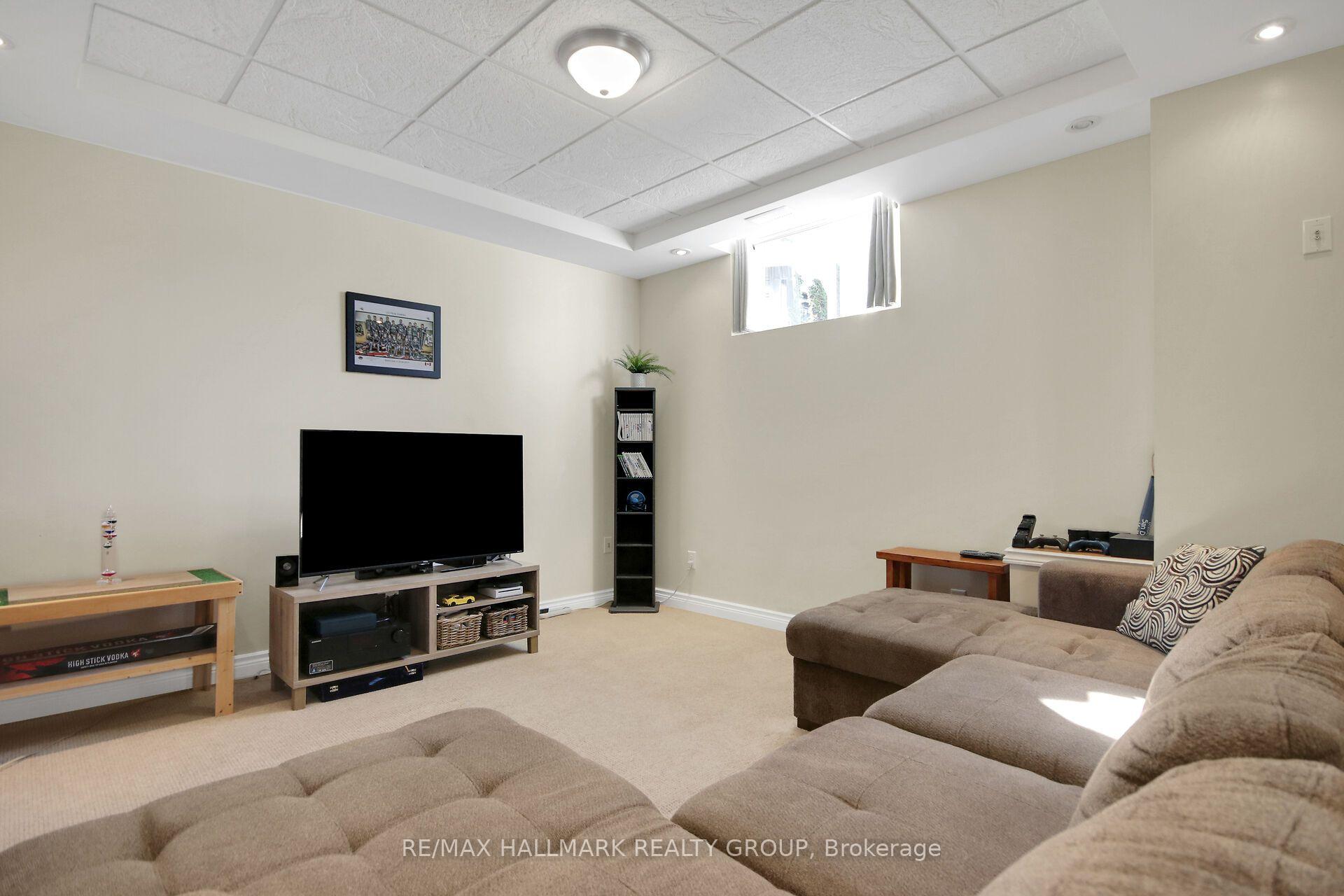 Photo 34 of 721 Mud Creek Crescent, Ottawa, Riverside South/Gloucester Glen — HOMEH