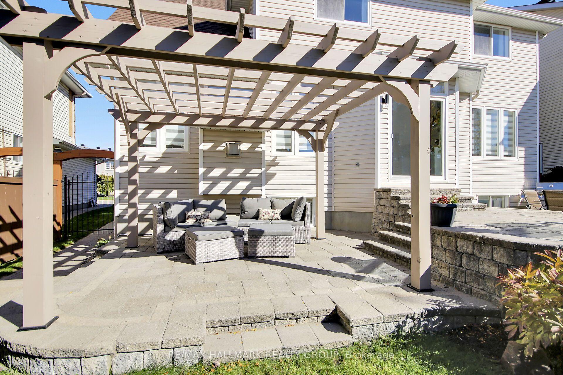 Photo 40 of 721 Mud Creek Crescent, Ottawa, Riverside South/Gloucester Glen — HOMEH