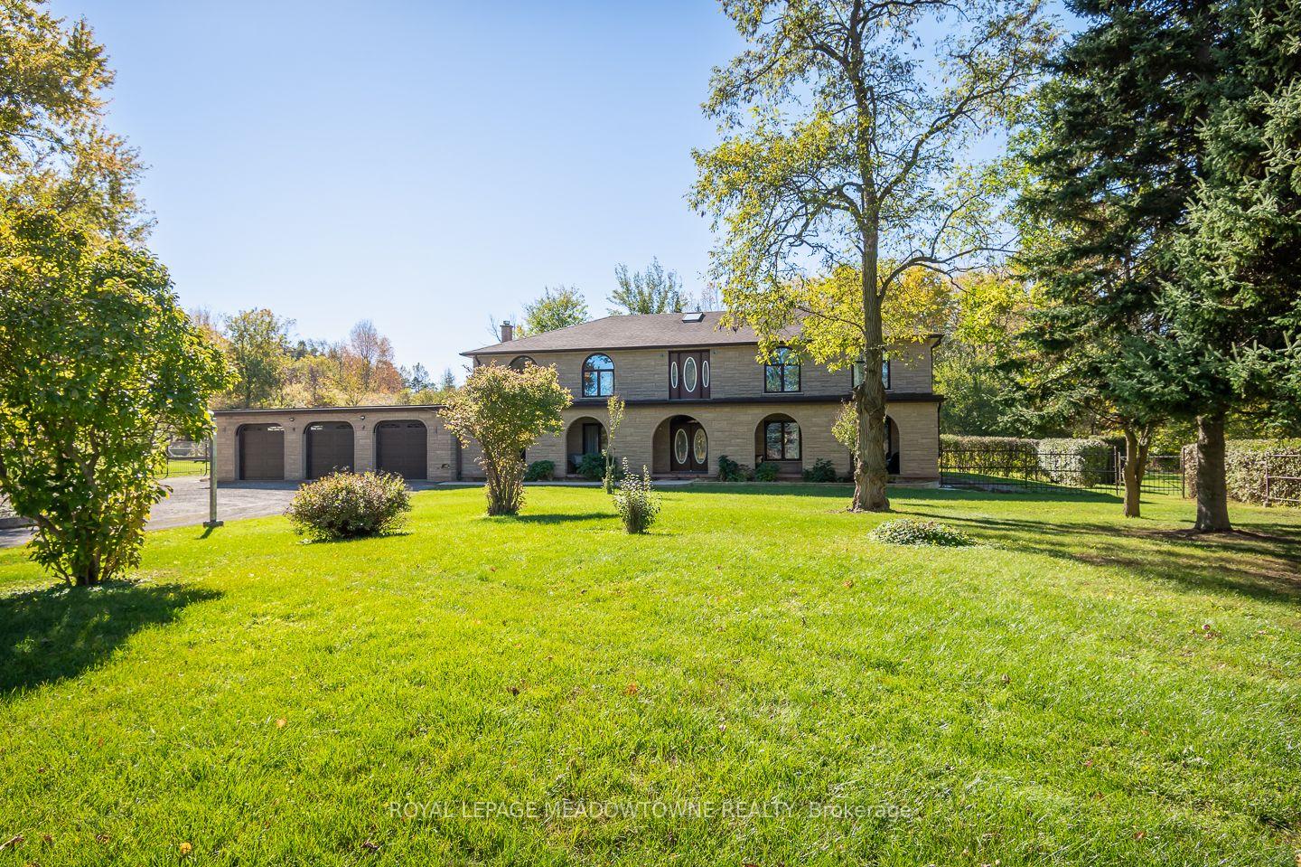 Photo 2 of 805 Centre Road, Hamilton, Rural Flamborough — HOMEH