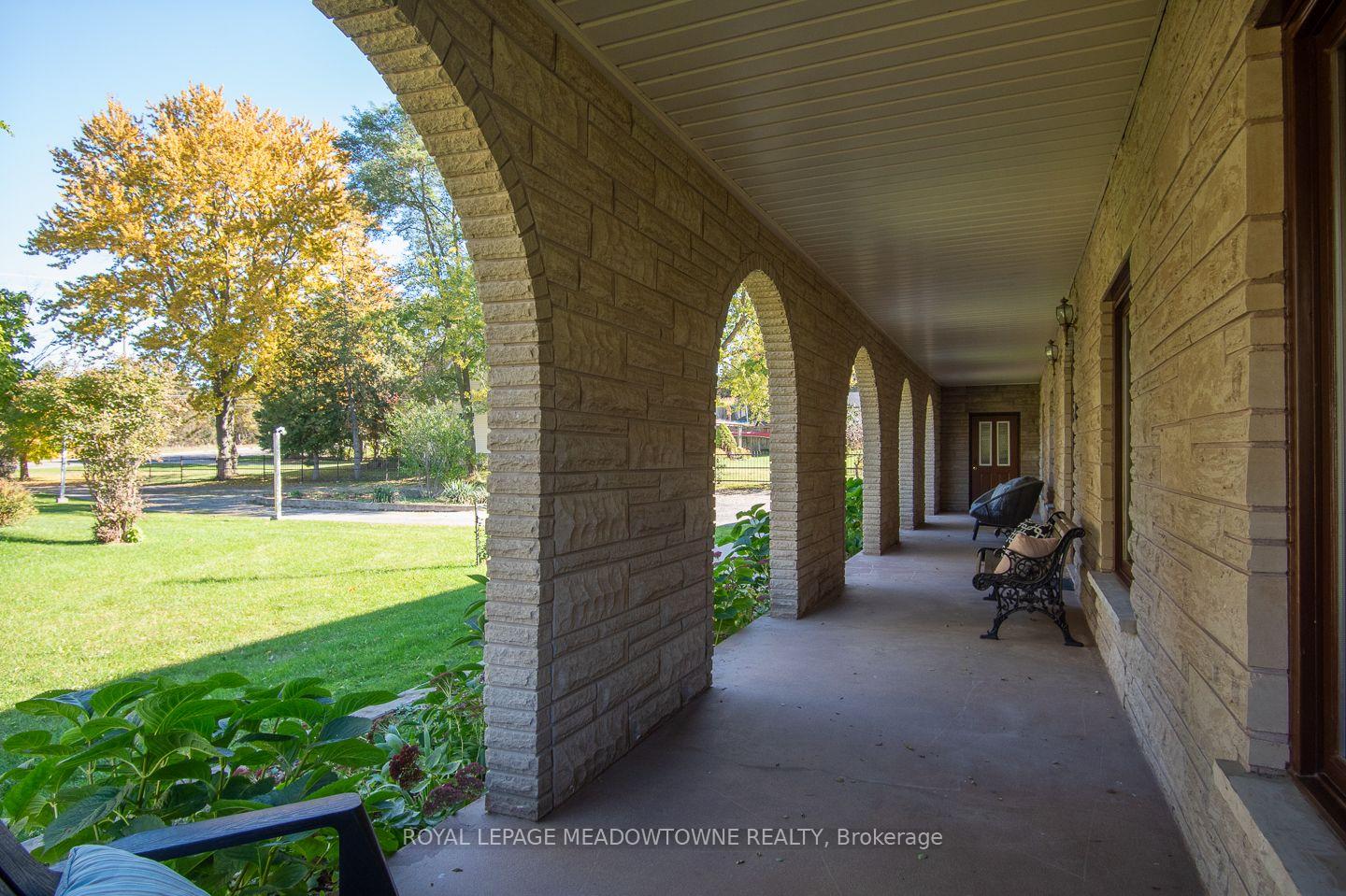 Photo 5 of 805 Centre Road, Hamilton, Rural Flamborough — HOMEH