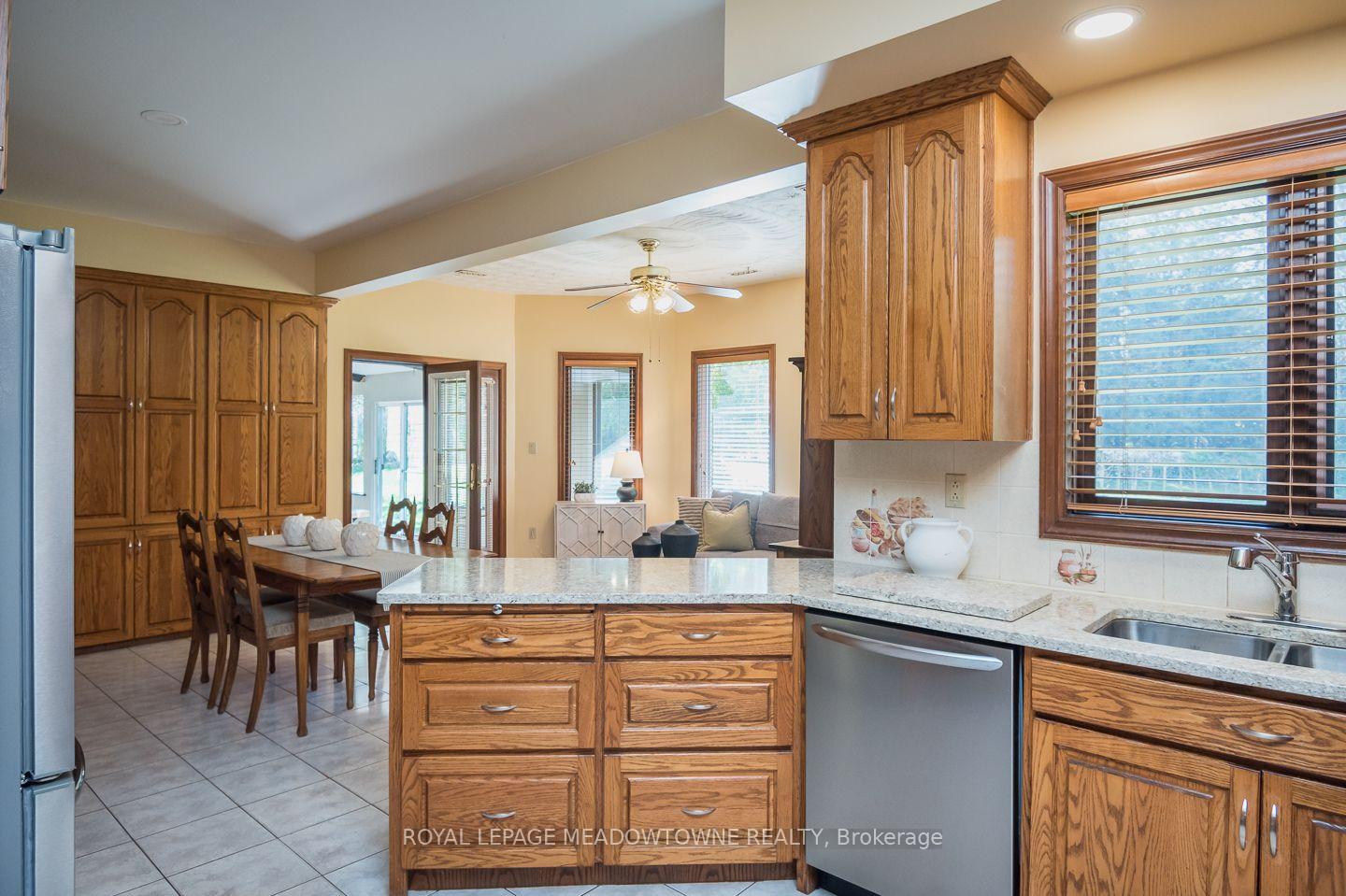 Photo 12 of 805 Centre Road, Hamilton, Rural Flamborough — HOMEH