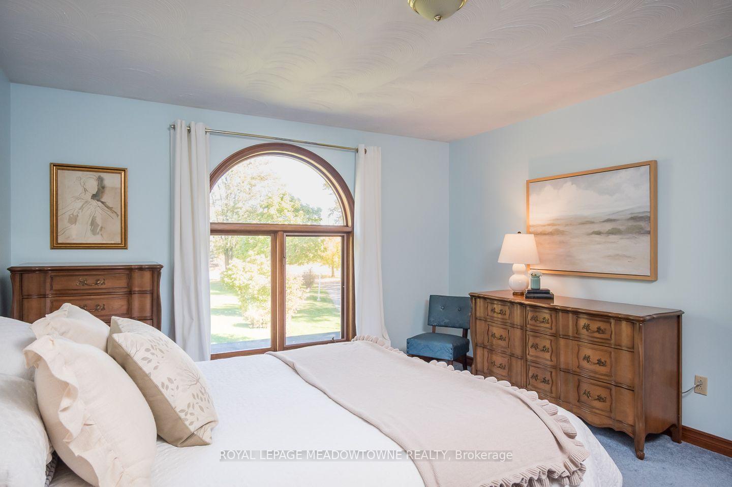 Photo 25 of 805 Centre Road, Hamilton, Rural Flamborough — HOMEH