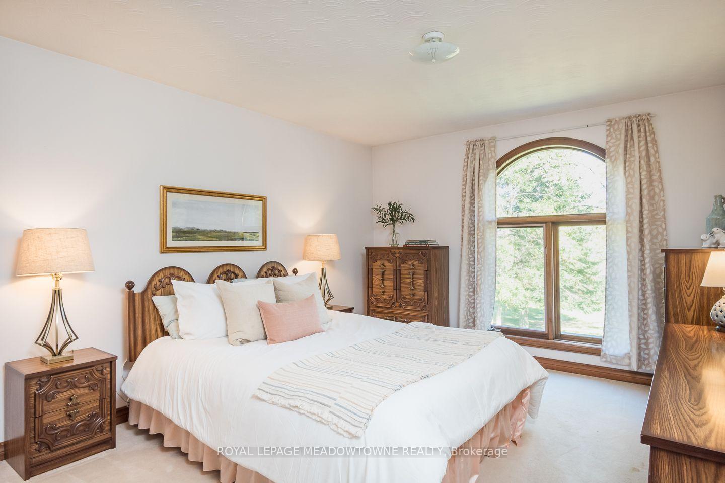 Photo 26 of 805 Centre Road, Hamilton, Rural Flamborough — HOMEH