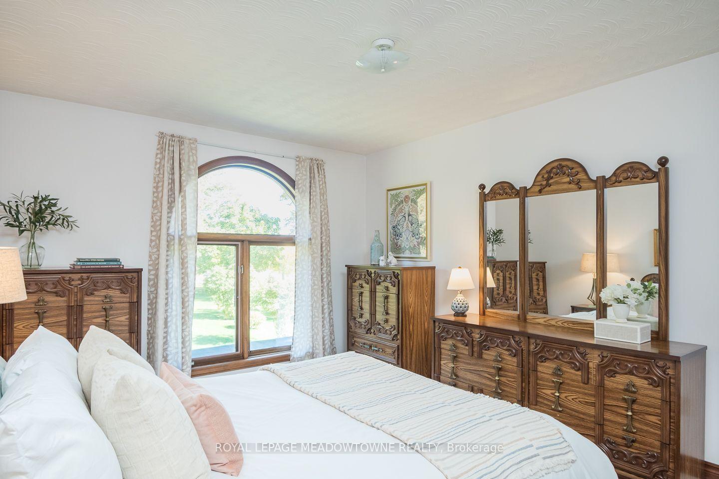 Photo 27 of 805 Centre Road, Hamilton, Rural Flamborough — HOMEH