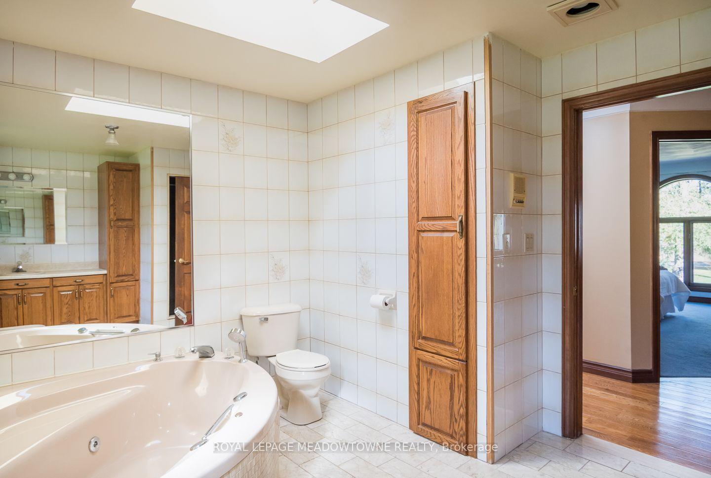 Photo 30 of 805 Centre Road, Hamilton, Rural Flamborough — HOMEH