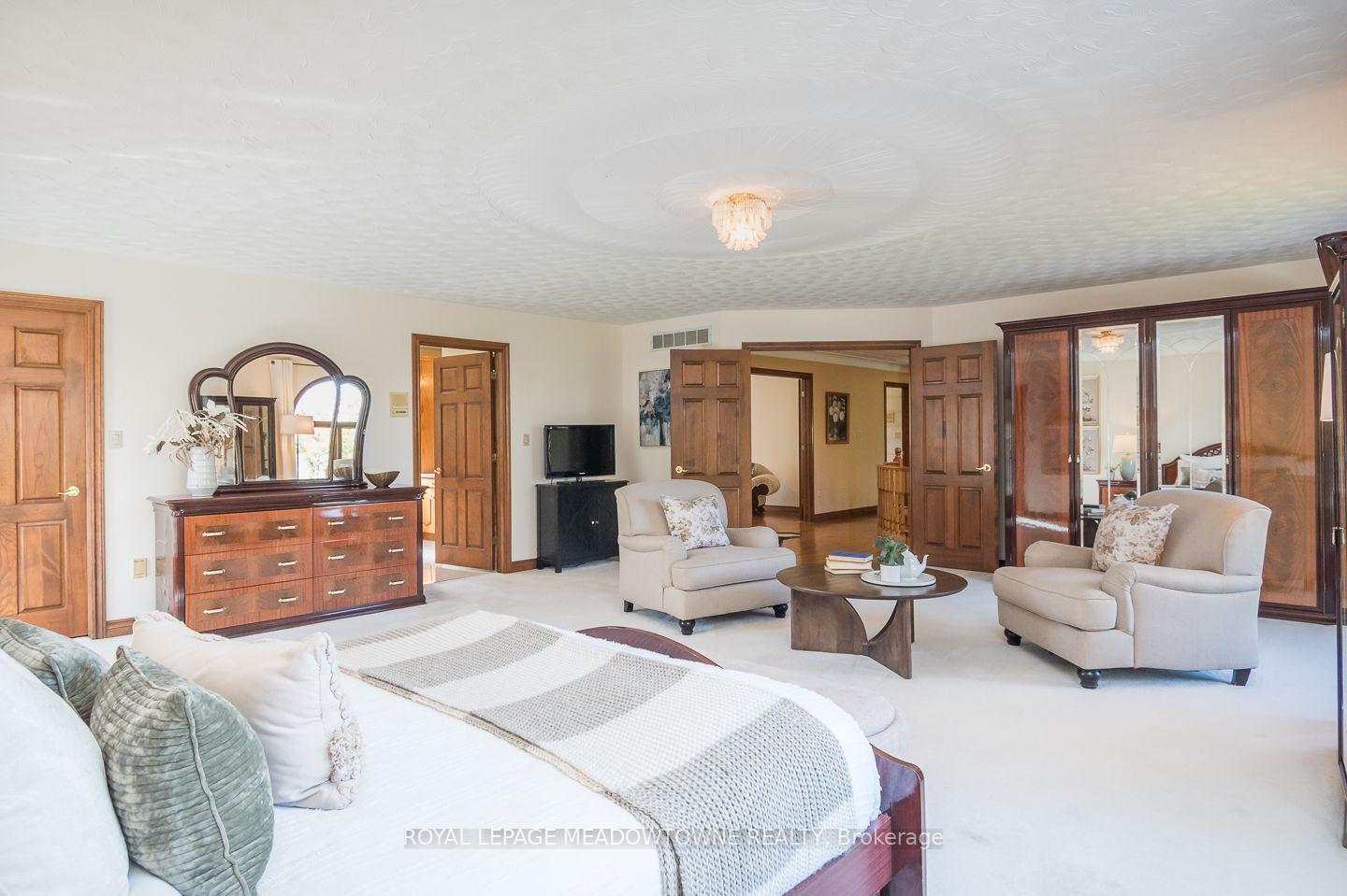 Photo 35 of 805 Centre Road, Hamilton, Rural Flamborough — HOMEH