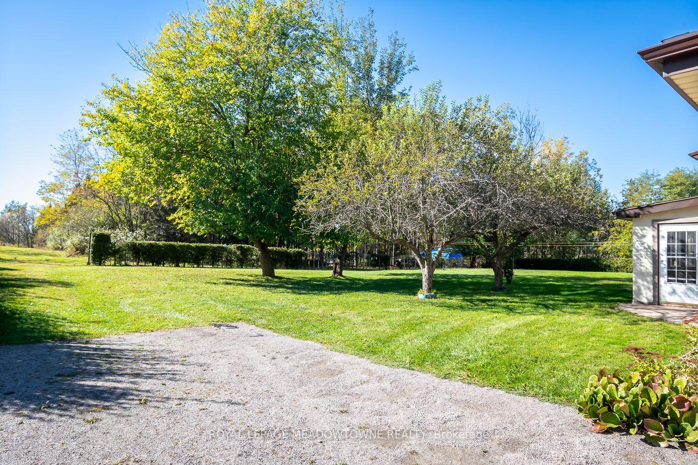 Photo 40 of 805 Centre Road, Hamilton, Rural Flamborough — HOMEH