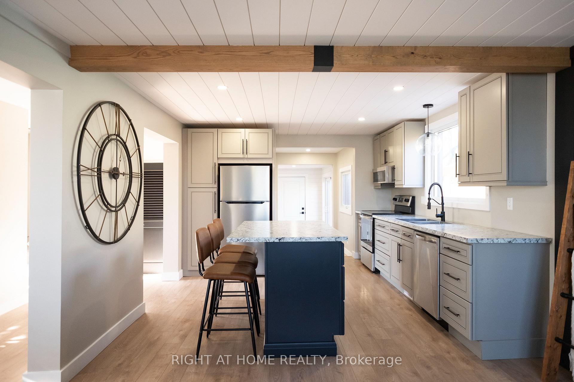 Photo 12 of 5 Stadaconna Street, McNab/Braeside, Mcnab/Braeside Twps — HOMEH