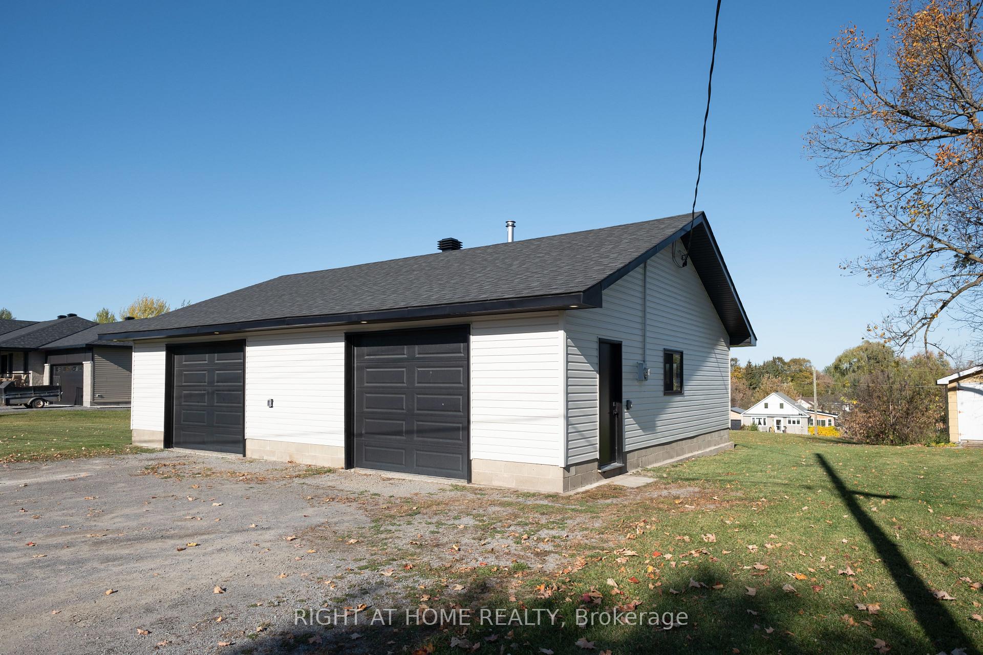 Photo 27 of 5 Stadaconna Street, McNab/Braeside, Mcnab/Braeside Twps — HOMEH