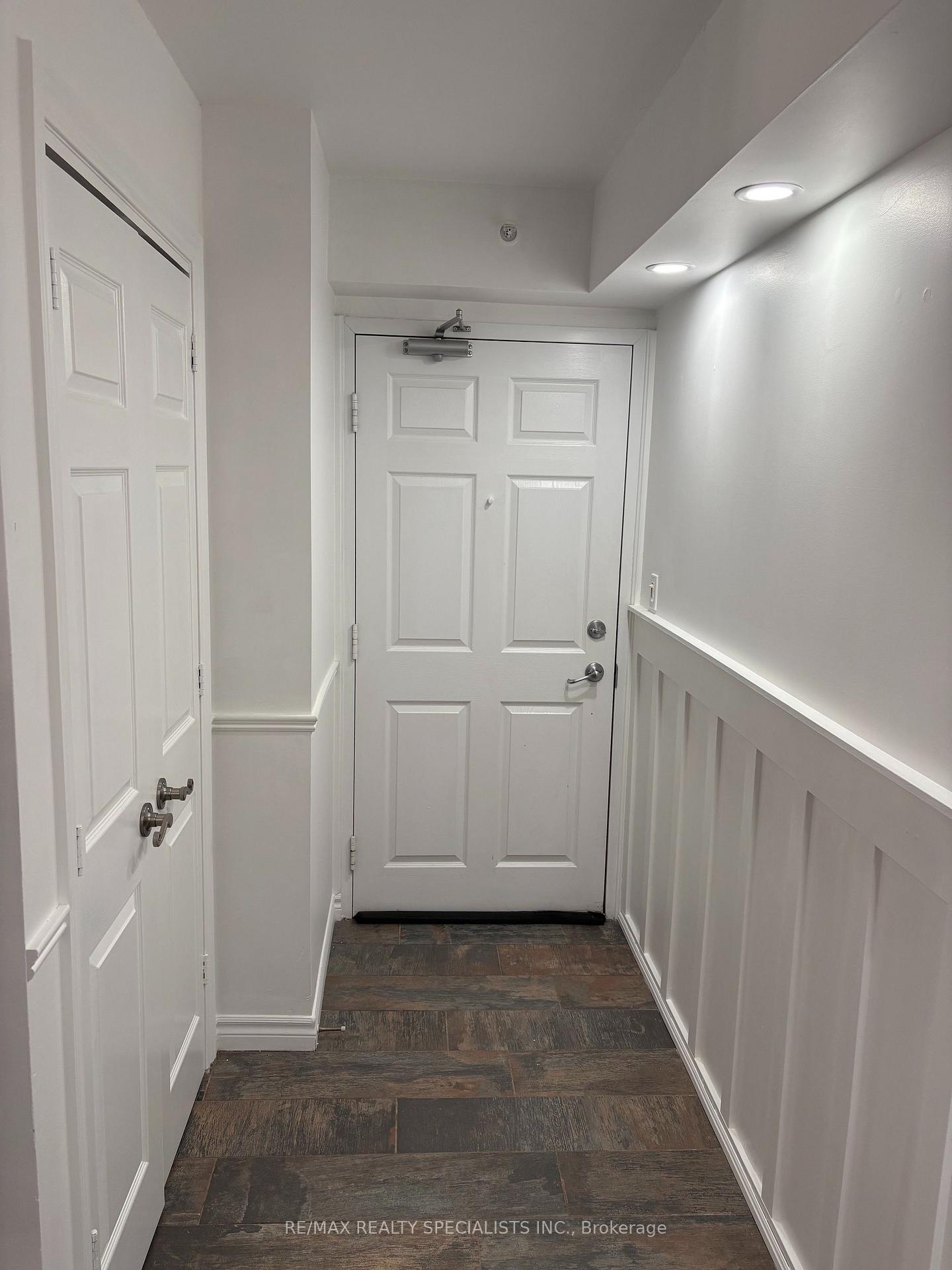 Photo 2 of Unit 402, 1340 Main Street E, Milton, Dempsey — HOMEH