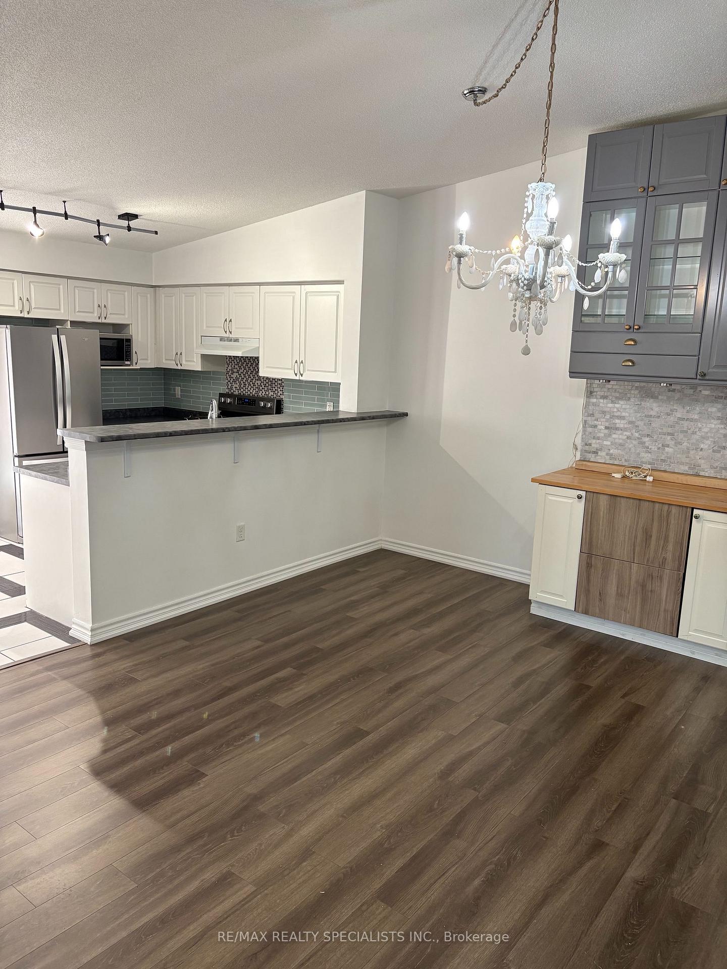Photo 5 of Unit 402, 1340 Main Street E, Milton, Dempsey — HOMEH
