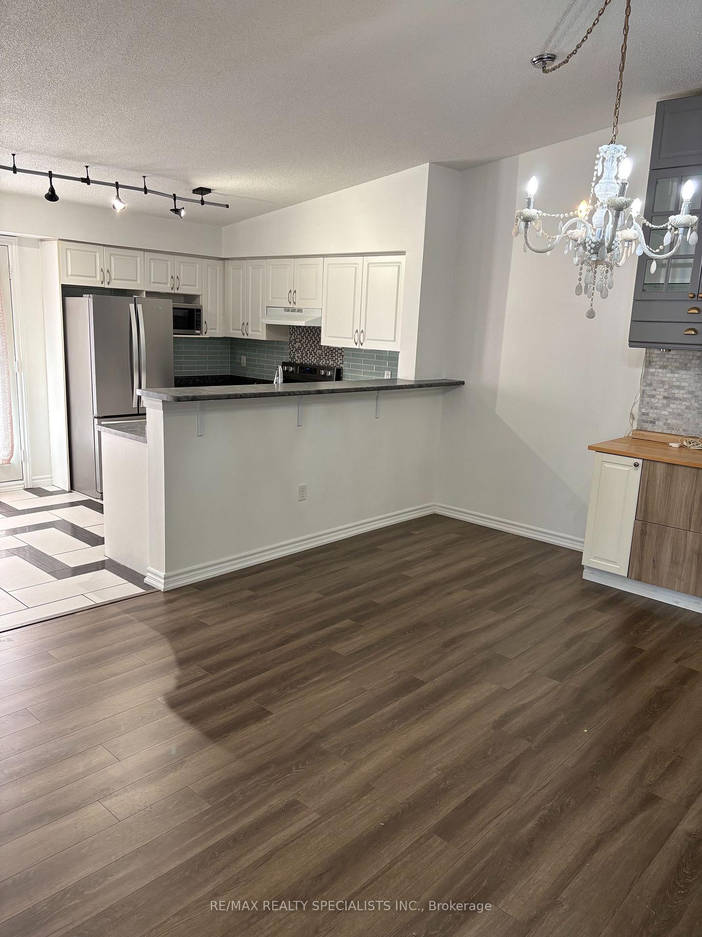 Photo 6 of Unit 402, 1340 Main Street E, Milton, Dempsey — HOMEH