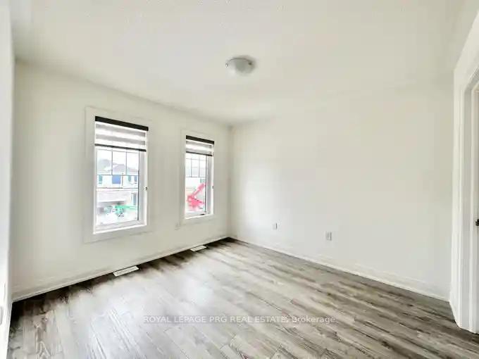 Photo 10 of 87 Shepherd Drive, Barrie, Rural Barrie Southeast — HOMEH