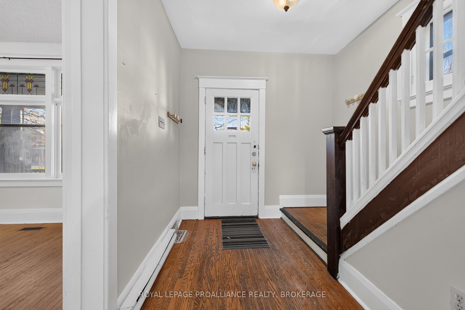 Photo 4 of 558 Brock Street, Kingston, Central City East — HOMEH