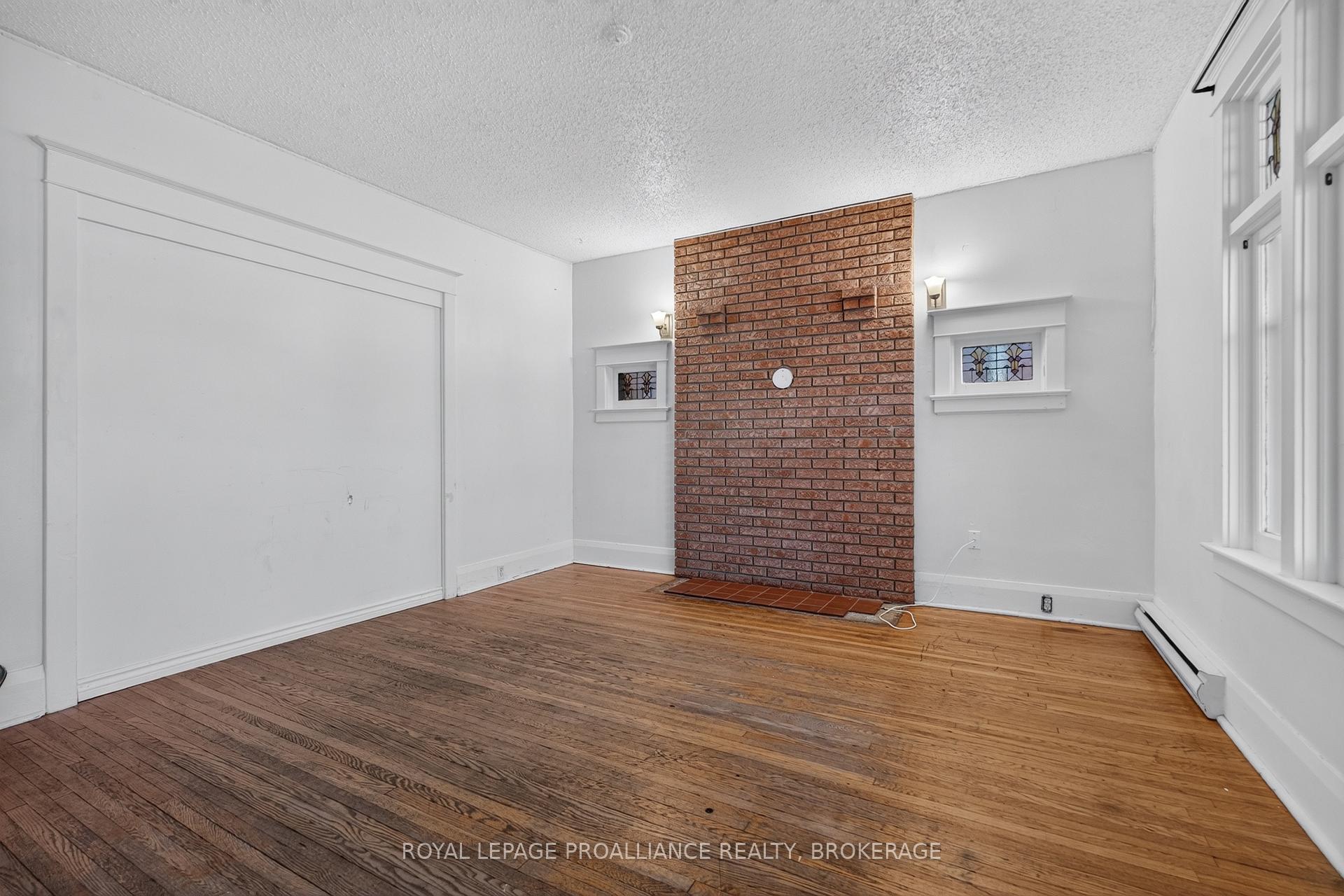 Photo 8 of 558 Brock Street, Kingston, Central City East — HOMEH