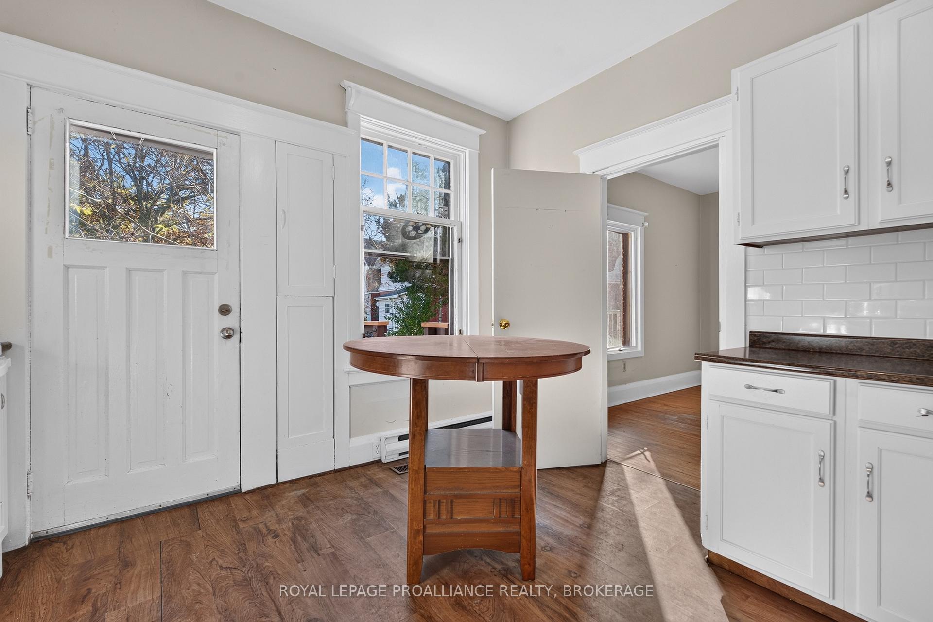 Photo 13 of 558 Brock Street, Kingston, Central City East — HOMEH