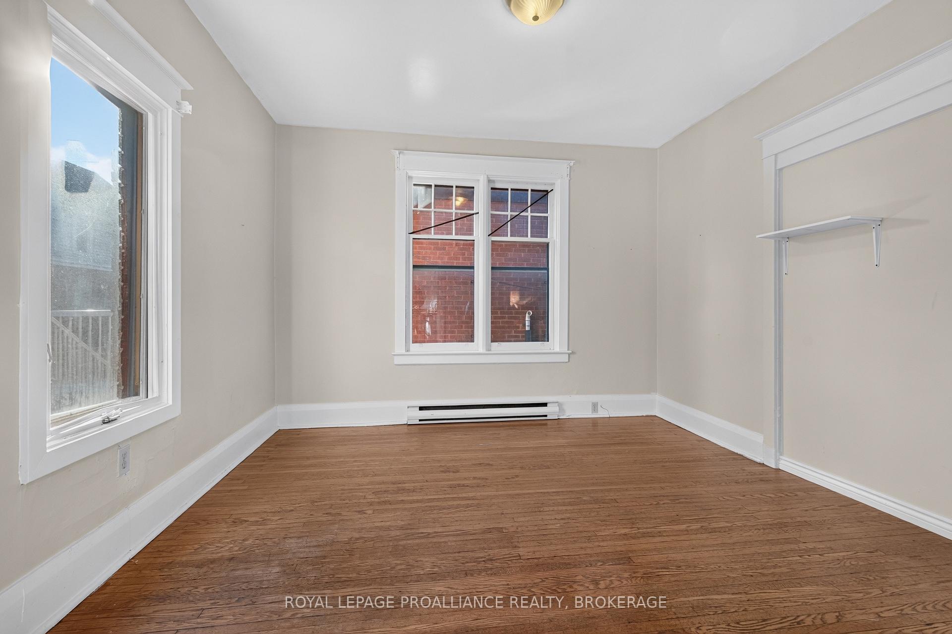 Photo 15 of 558 Brock Street, Kingston, Central City East — HOMEH