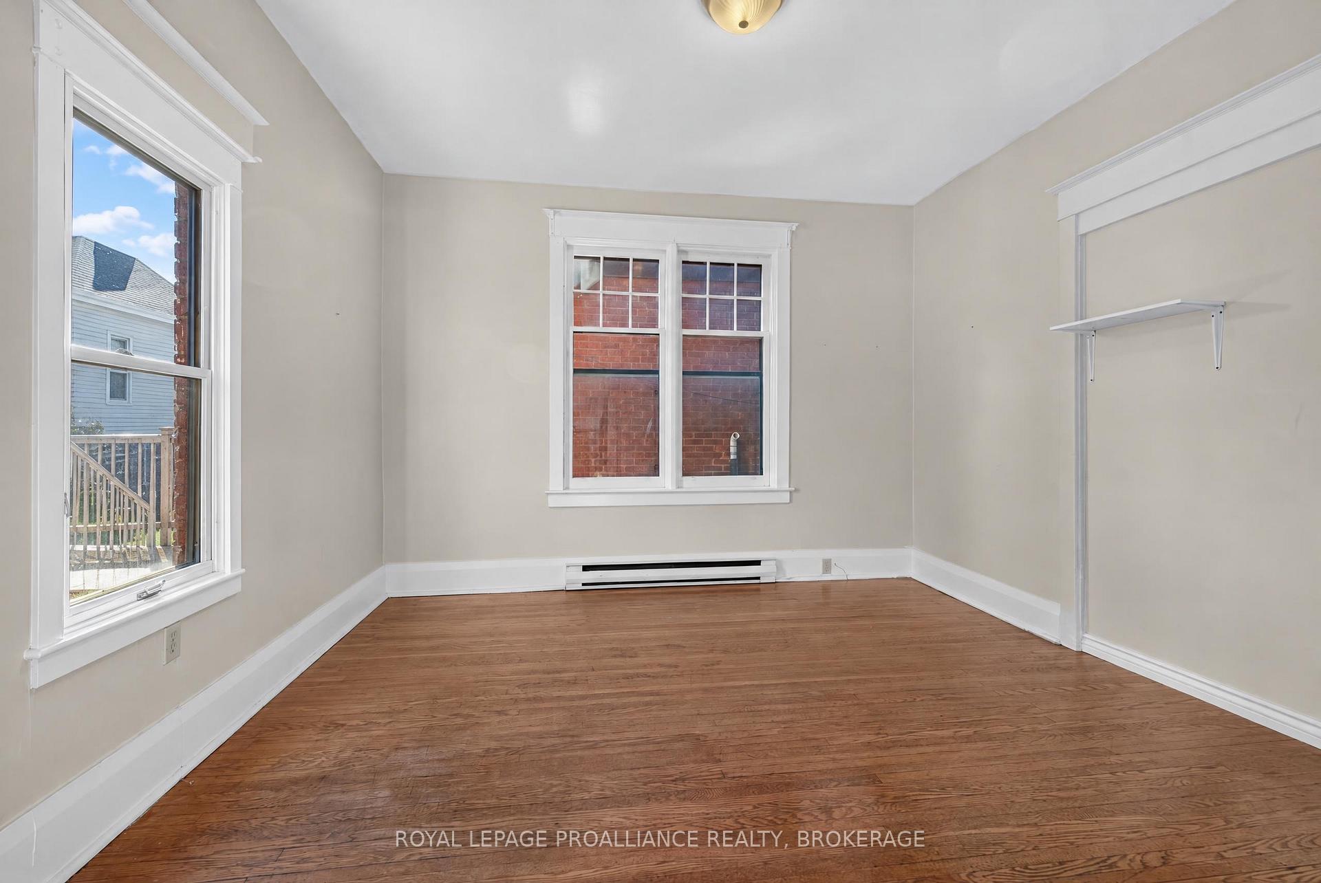 Photo 14 of 558 Brock Street, Kingston, Central City East — HOMEH