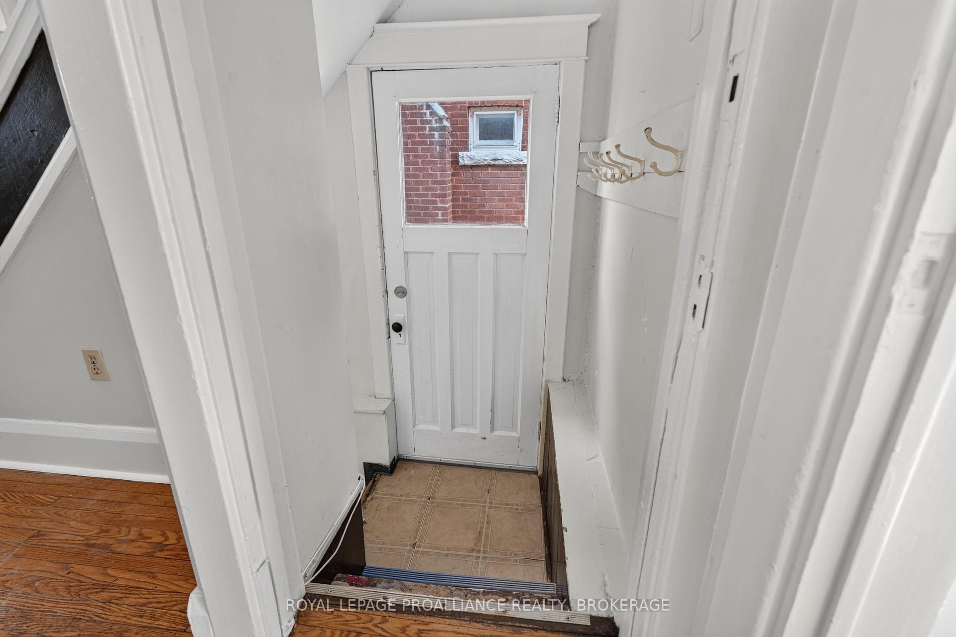 Photo 23 of 558 Brock Street, Kingston, Central City East — HOMEH