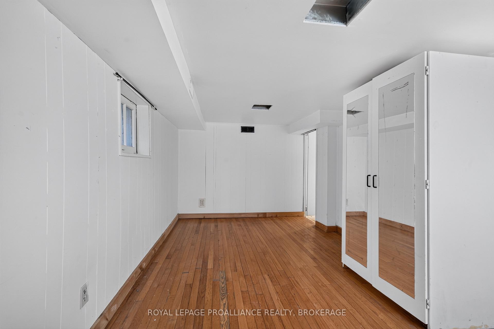 Photo 29 of 558 Brock Street, Kingston, Central City East — HOMEH