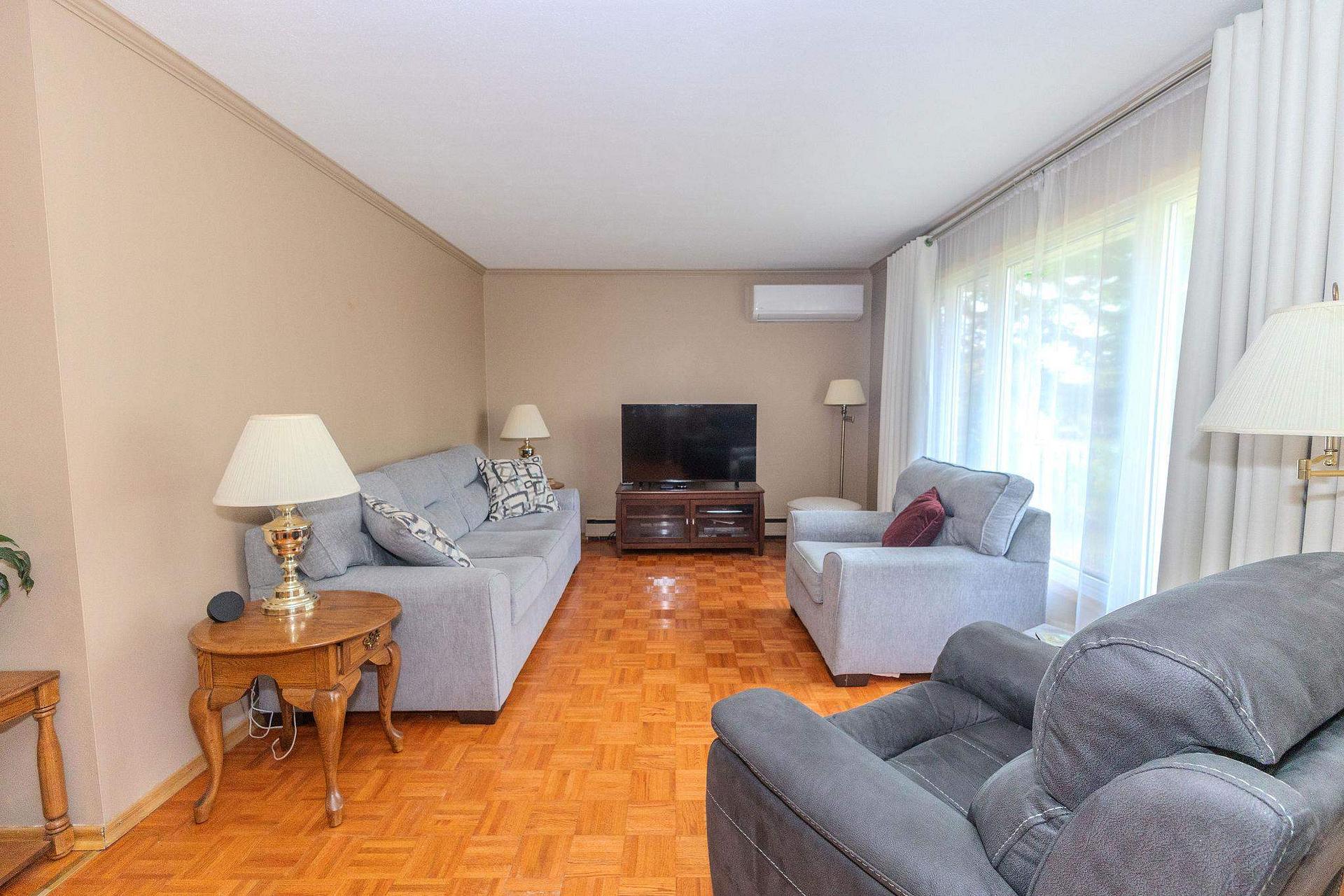 Photo 3 of 13 Pentagon Boulevard, Sault Ste Marie, Ward 3 — HOMEH