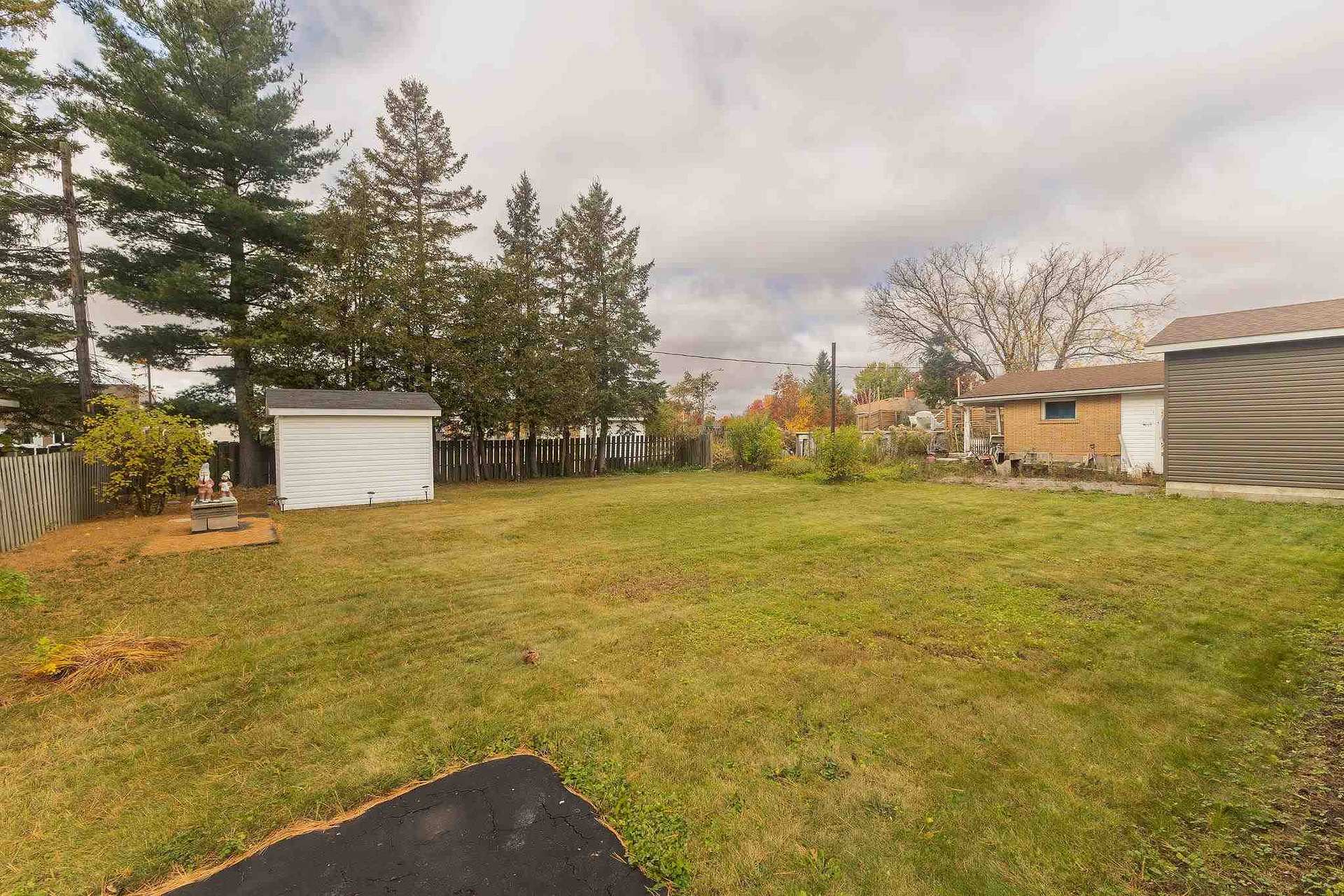 Photo 25 of 13 Pentagon Boulevard, Sault Ste Marie, Ward 3 — HOMEH