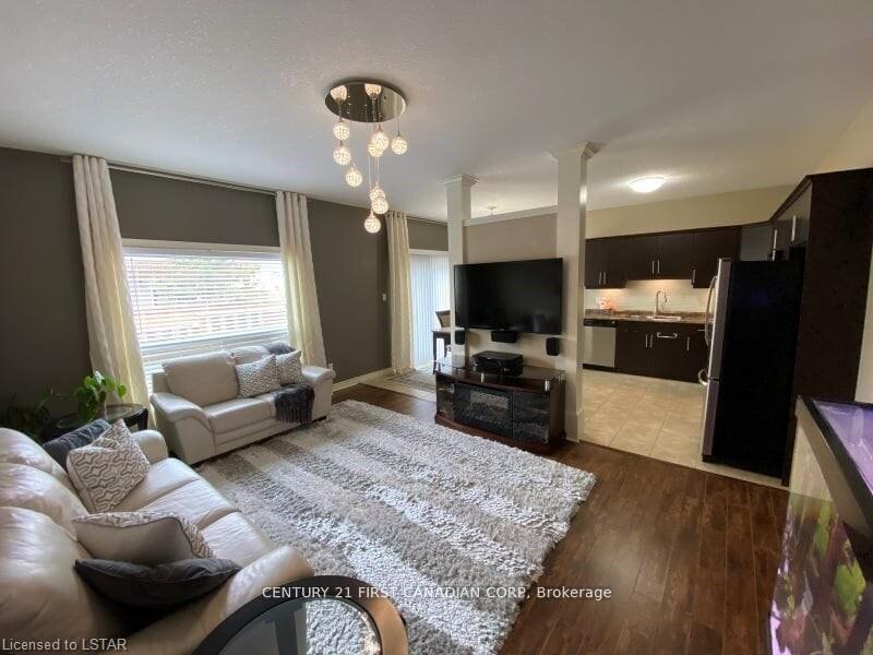 Photo 6 of Unit 17, 960 Bitterbush Crescent, London, North M — HOMEH